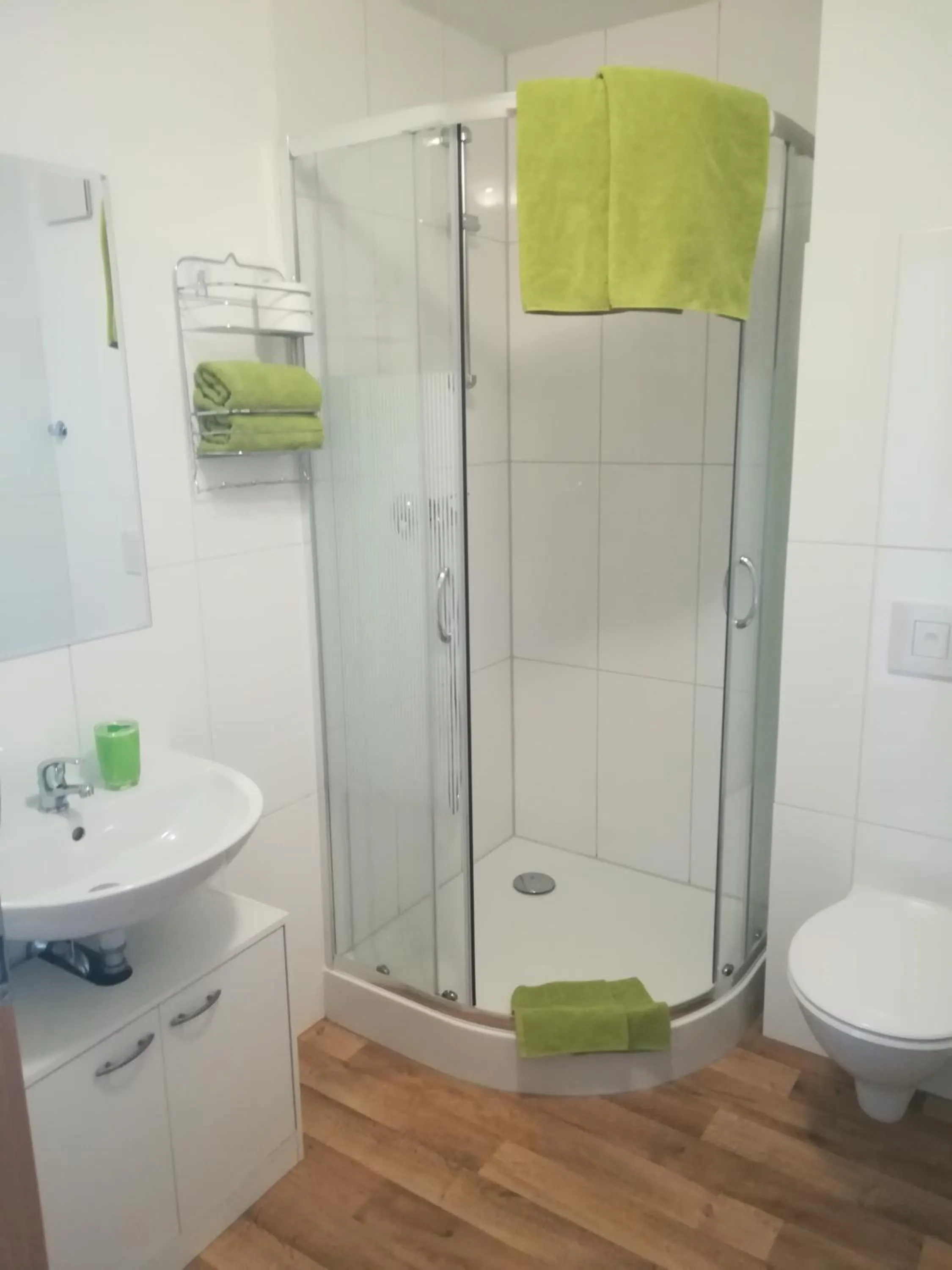 Shower in Jura Hotel