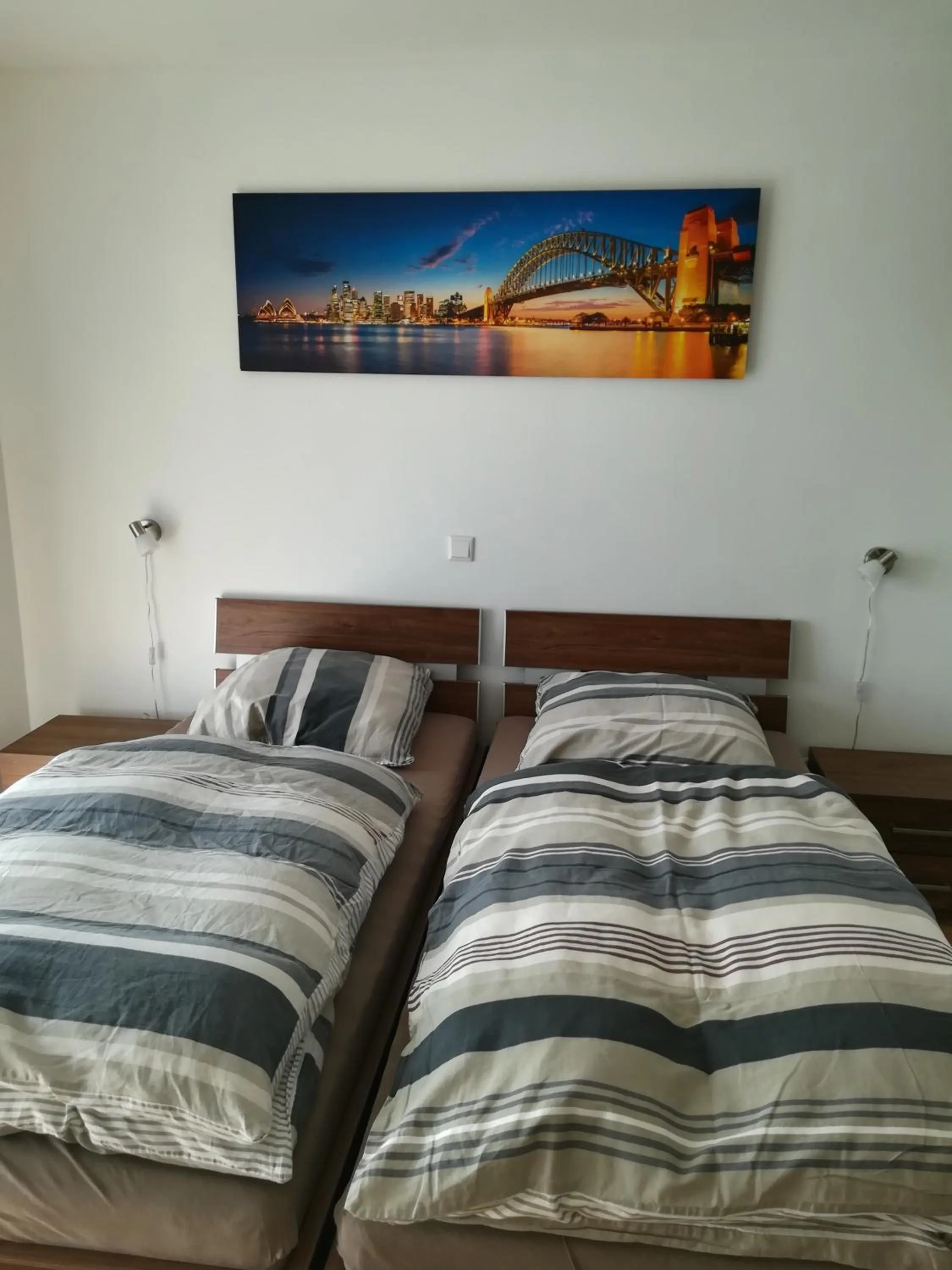 Staff, Bed in Jura Hotel