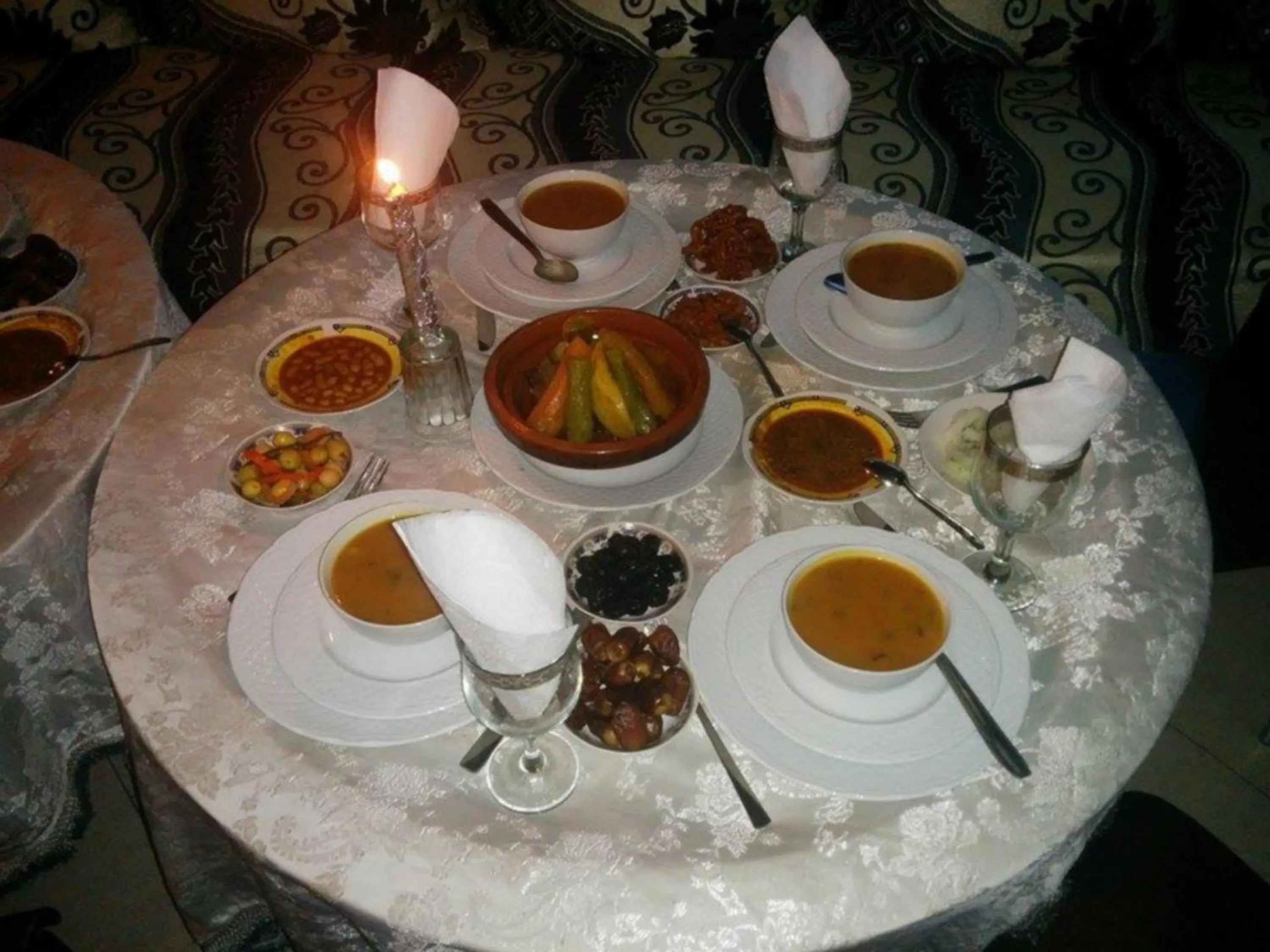 Restaurant/places to eat in Riad El Bacha