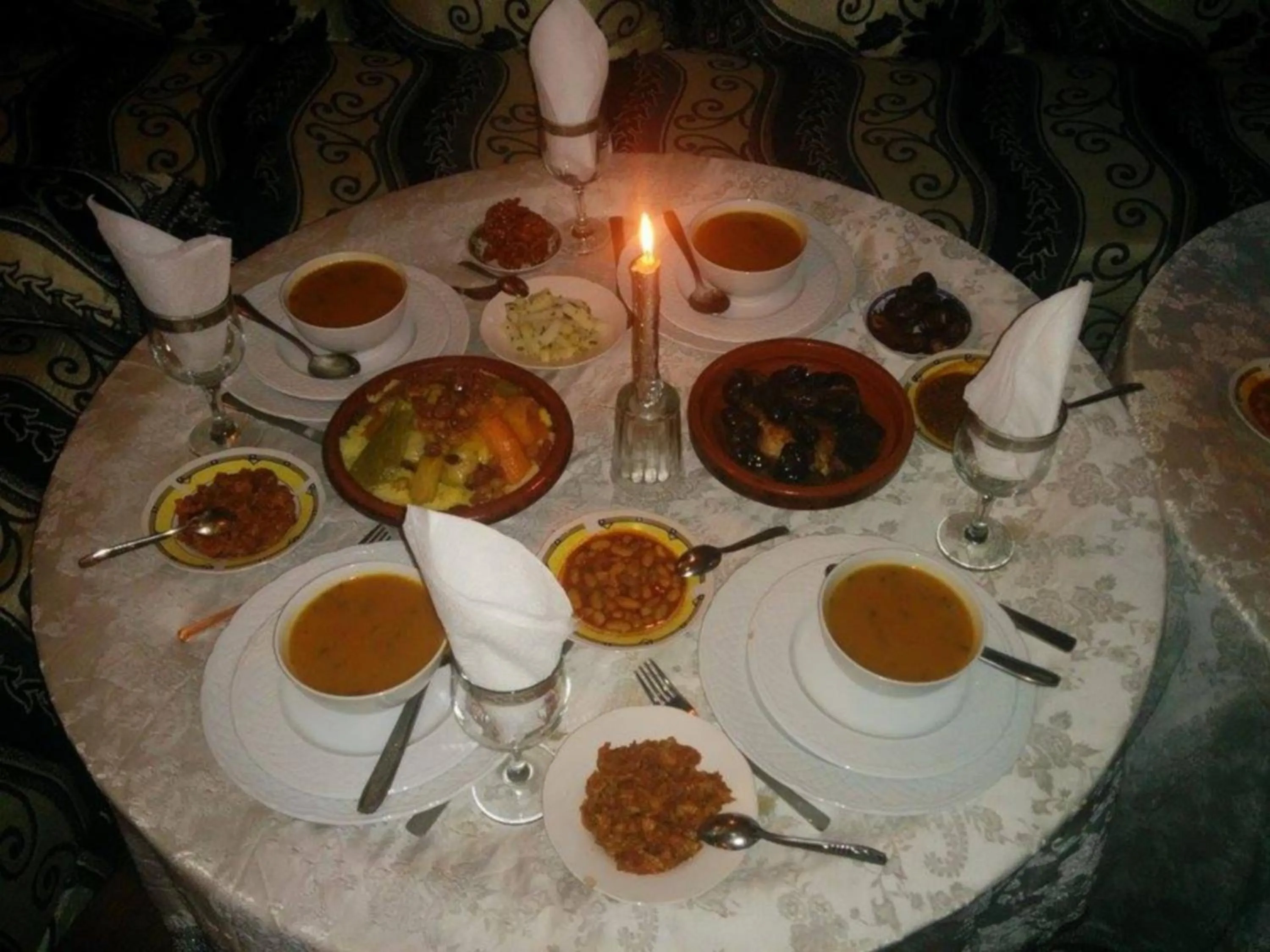 Restaurant/places to eat in Riad El Bacha