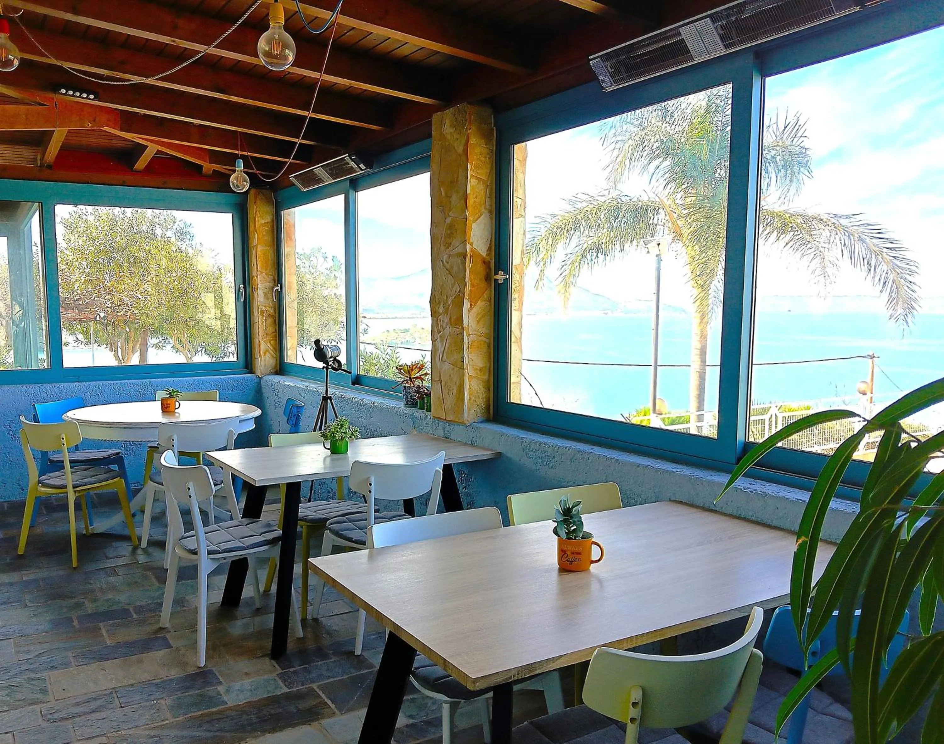 Restaurant/places to eat in Emerald