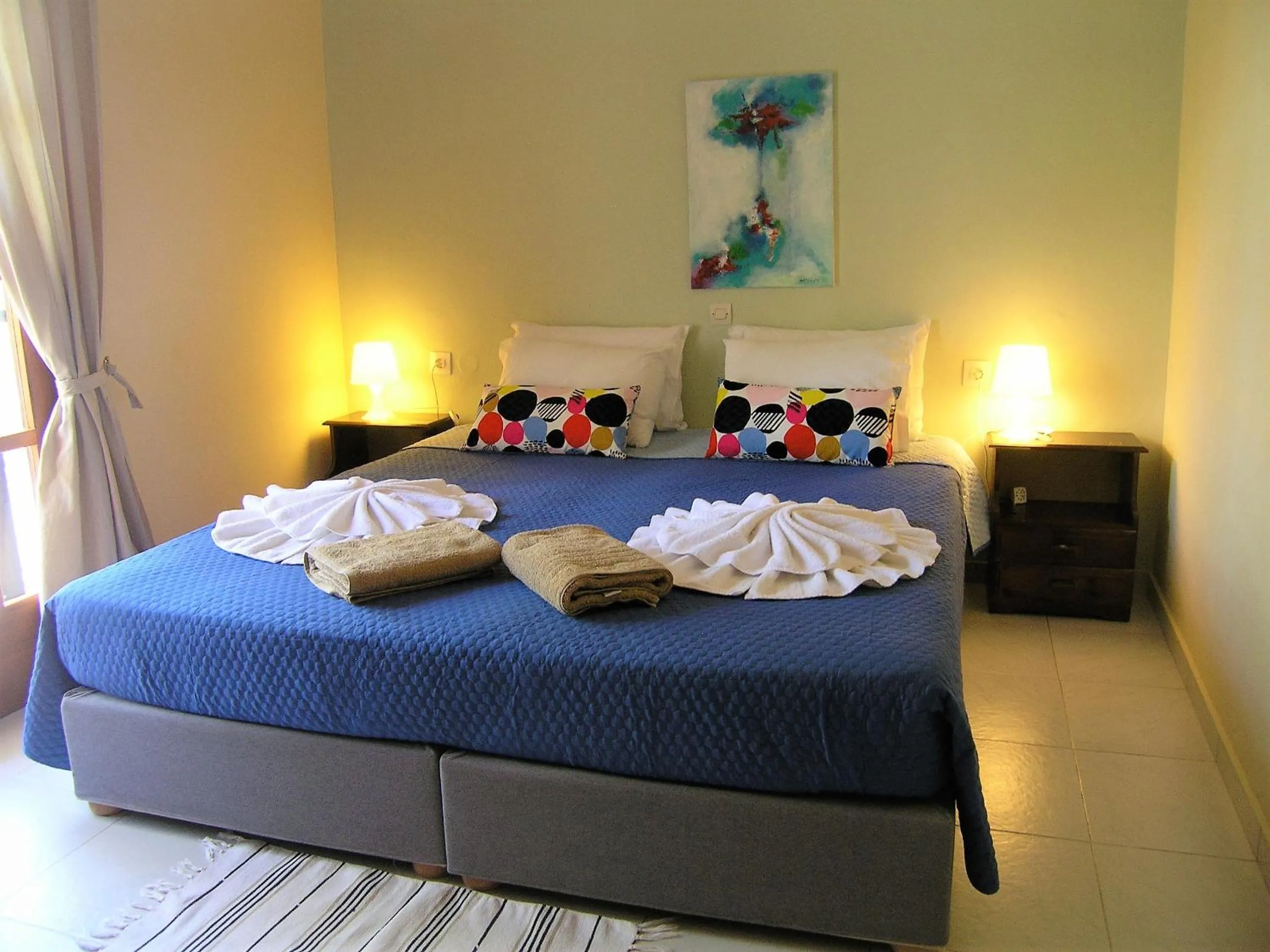 Bed in Emerald