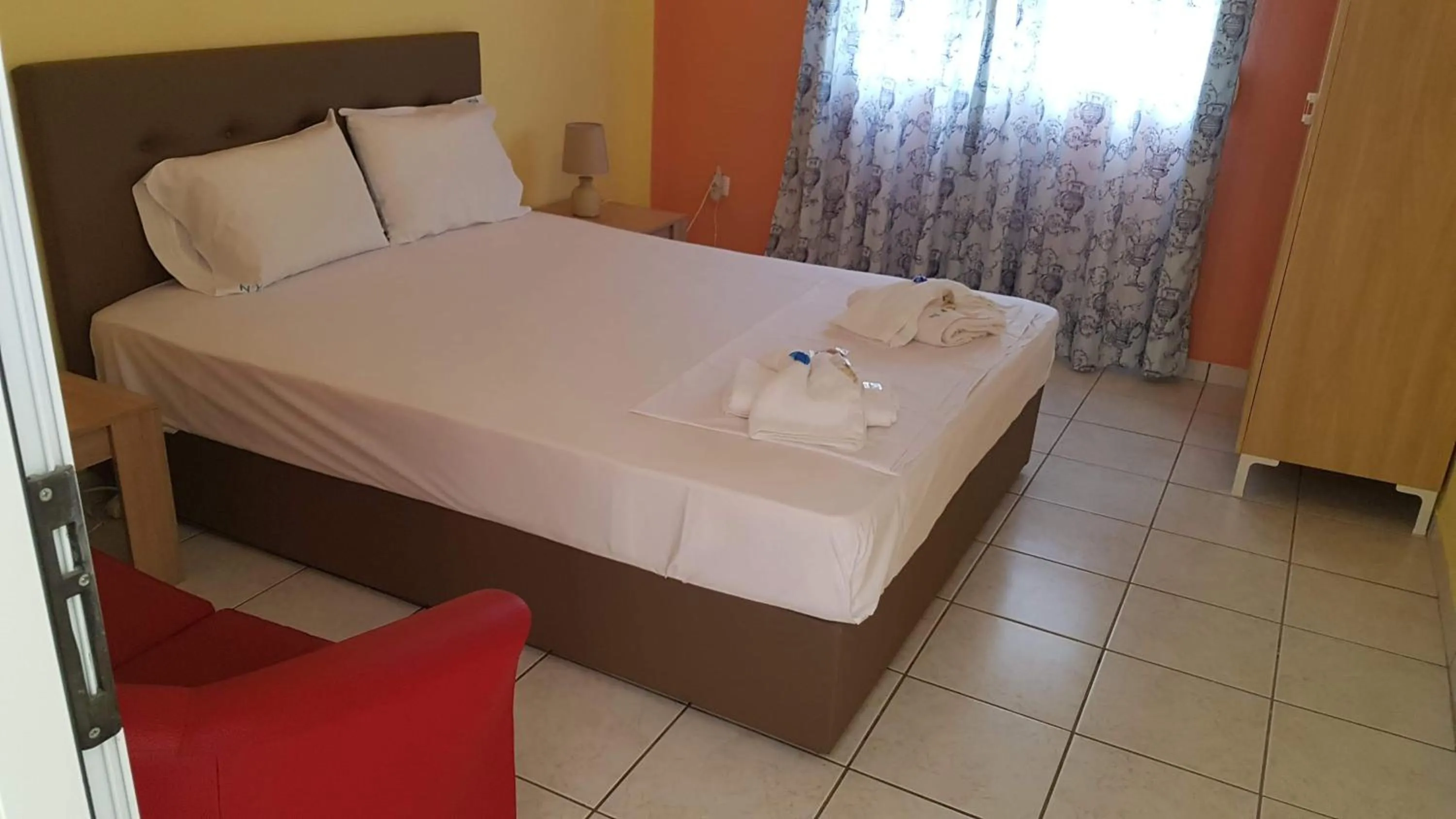 Bedroom, Bed in Hotel Nautilos