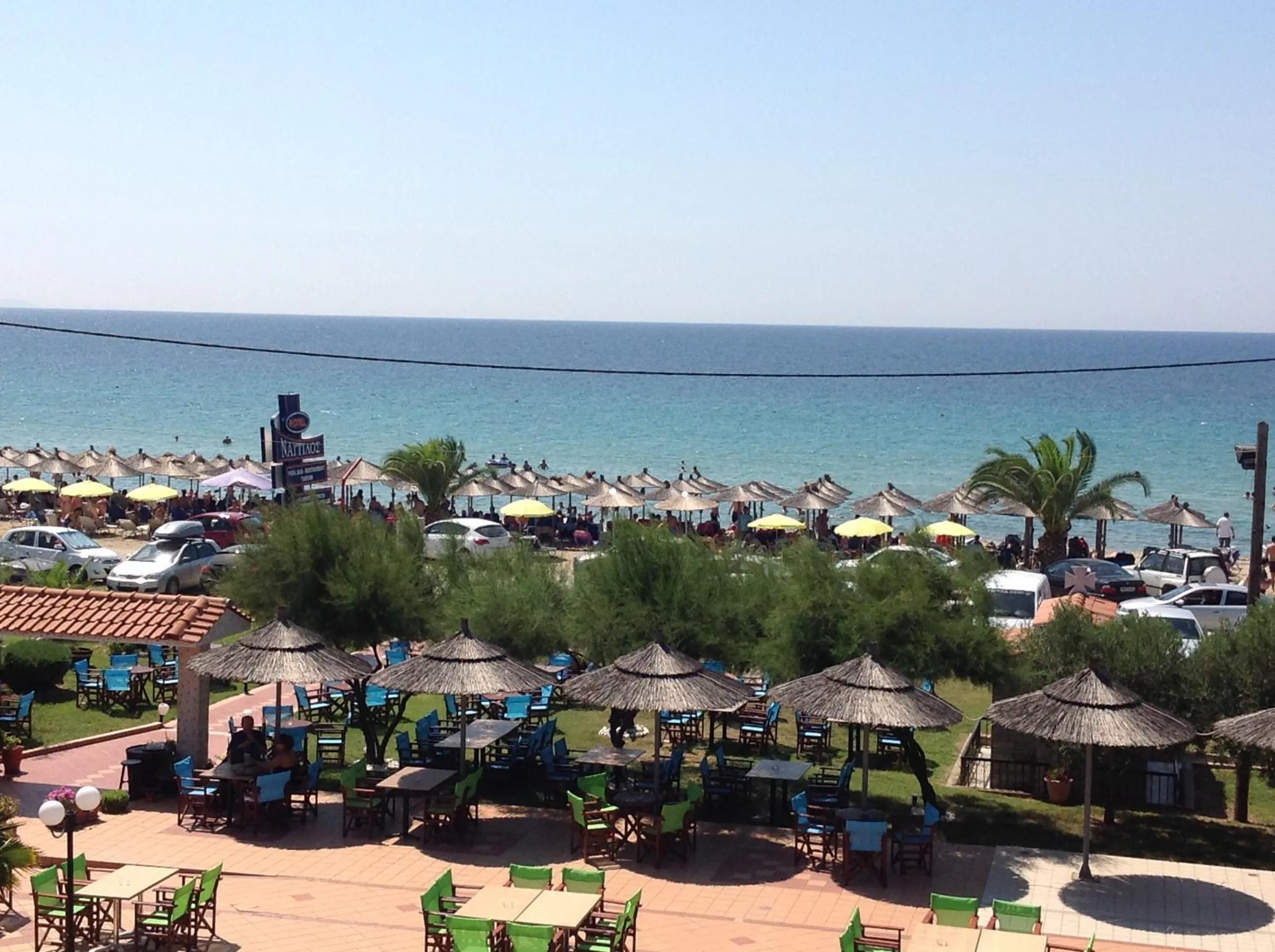 Restaurant/places to eat in Hotel Nautilos