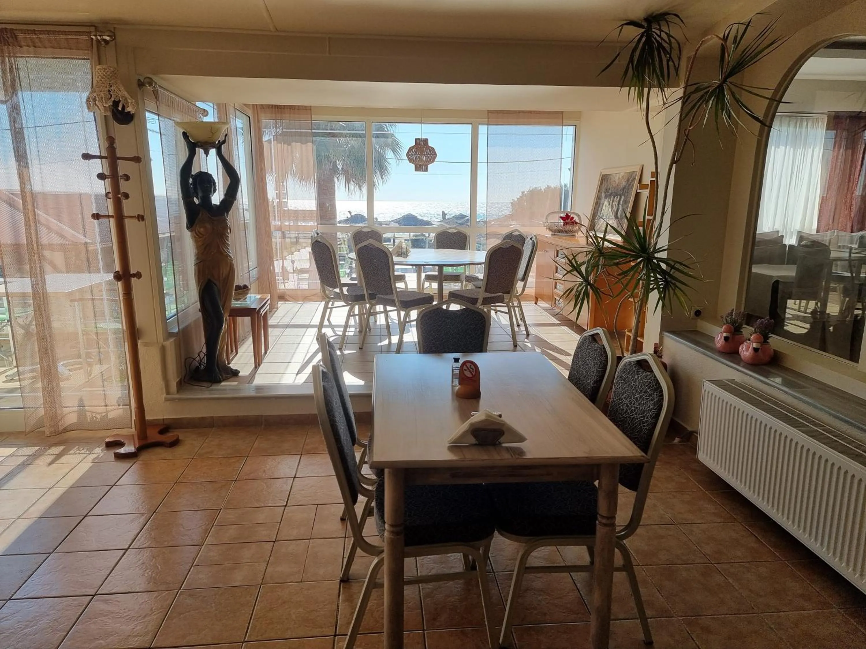 Dining area in Hotel Nautilos