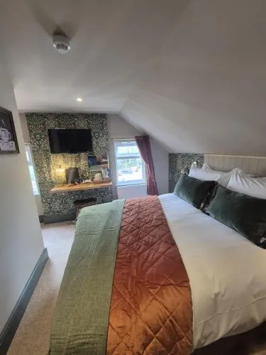 The Curious Pig in the Parlour