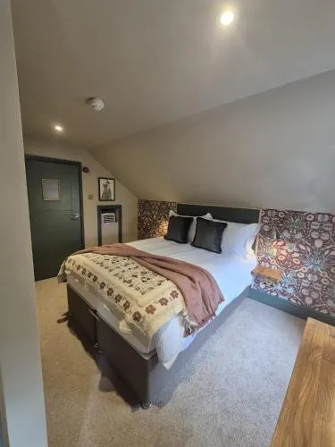 The Curious Pig in the Parlour