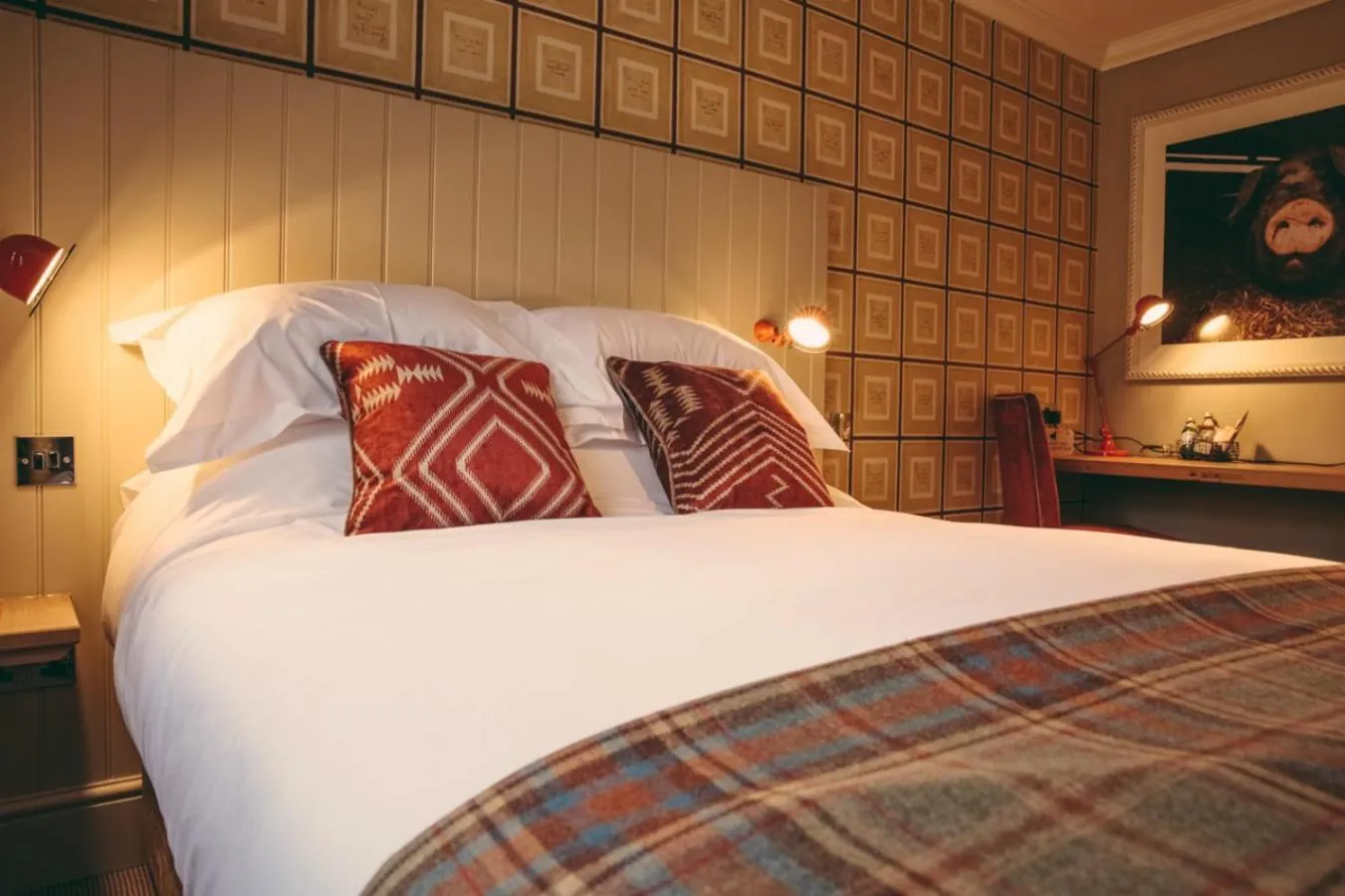 Bed in The Curious Pig in the Parlour