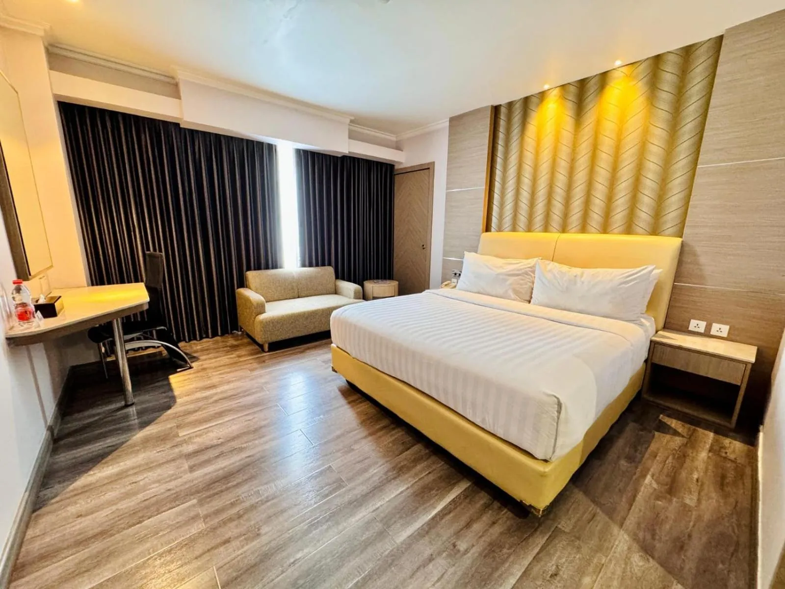 Bed in Orchardz Hotel Industri Jakarta Kemayoran