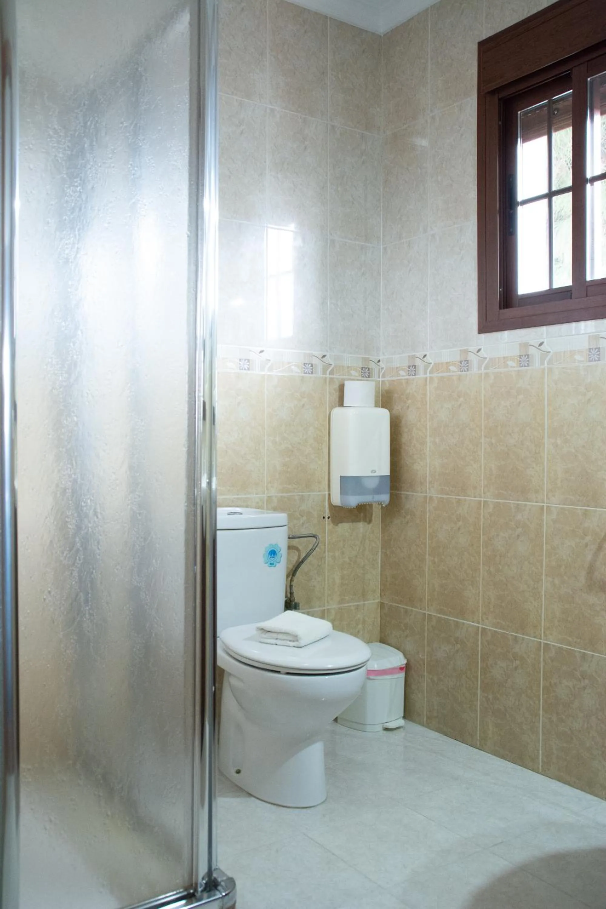 Toilet in Hostal Rural La Plata Parking Incluido