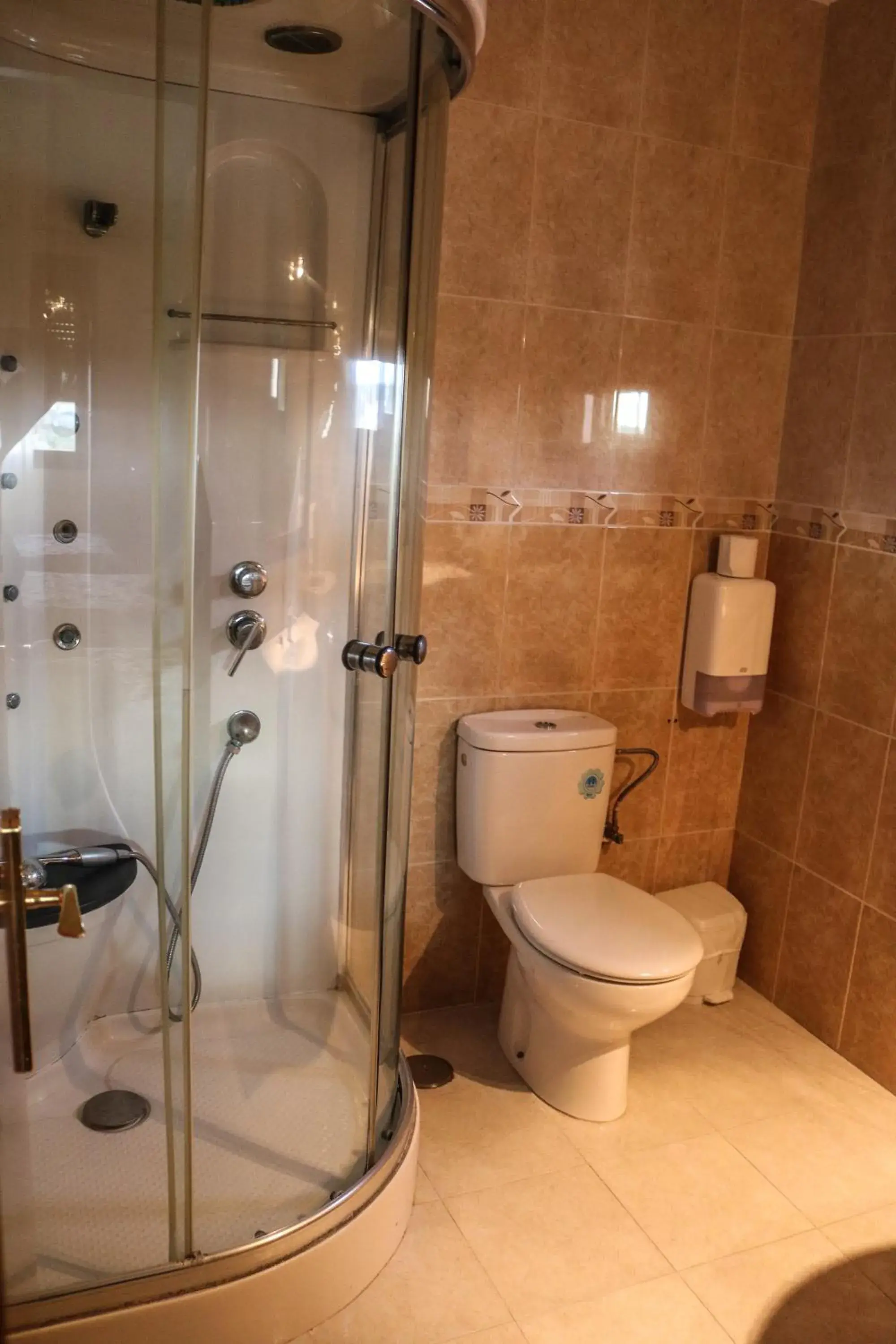 Triple Room in Hostal Rural La Plata Parking Incluido Triple Room in Hostal Rural La Plata Parking Incluido