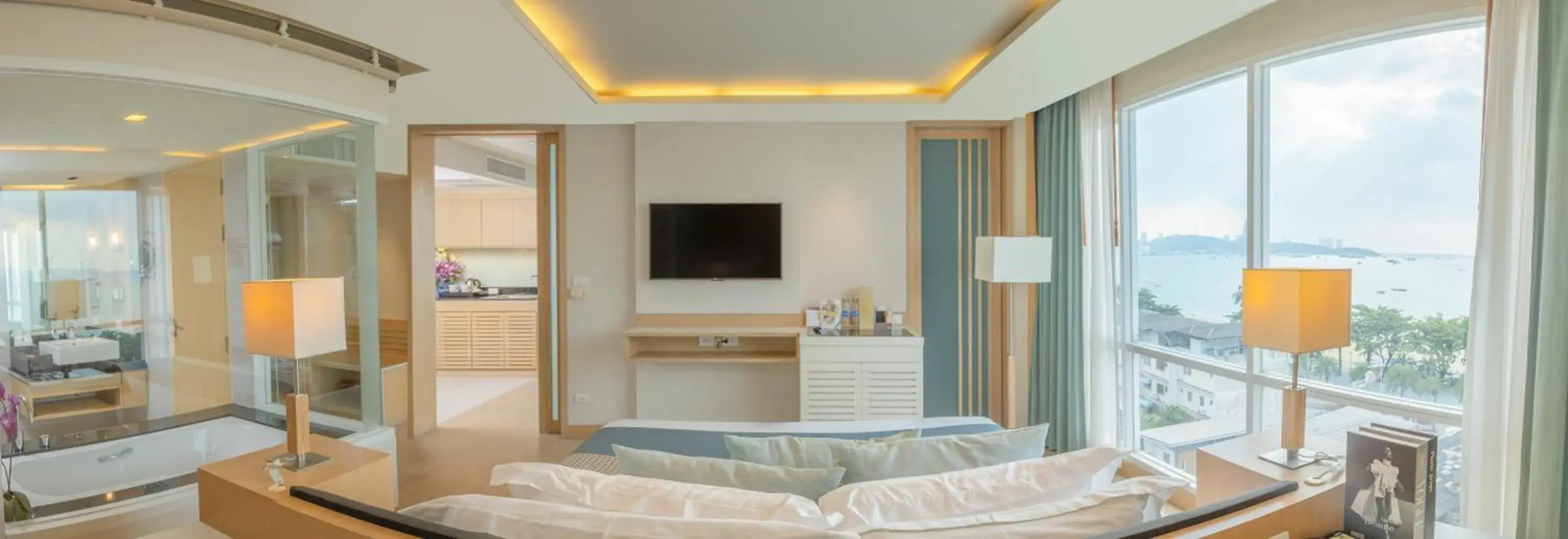 Bed in Pattaya Sea View Hotel - SHA Extra Plus