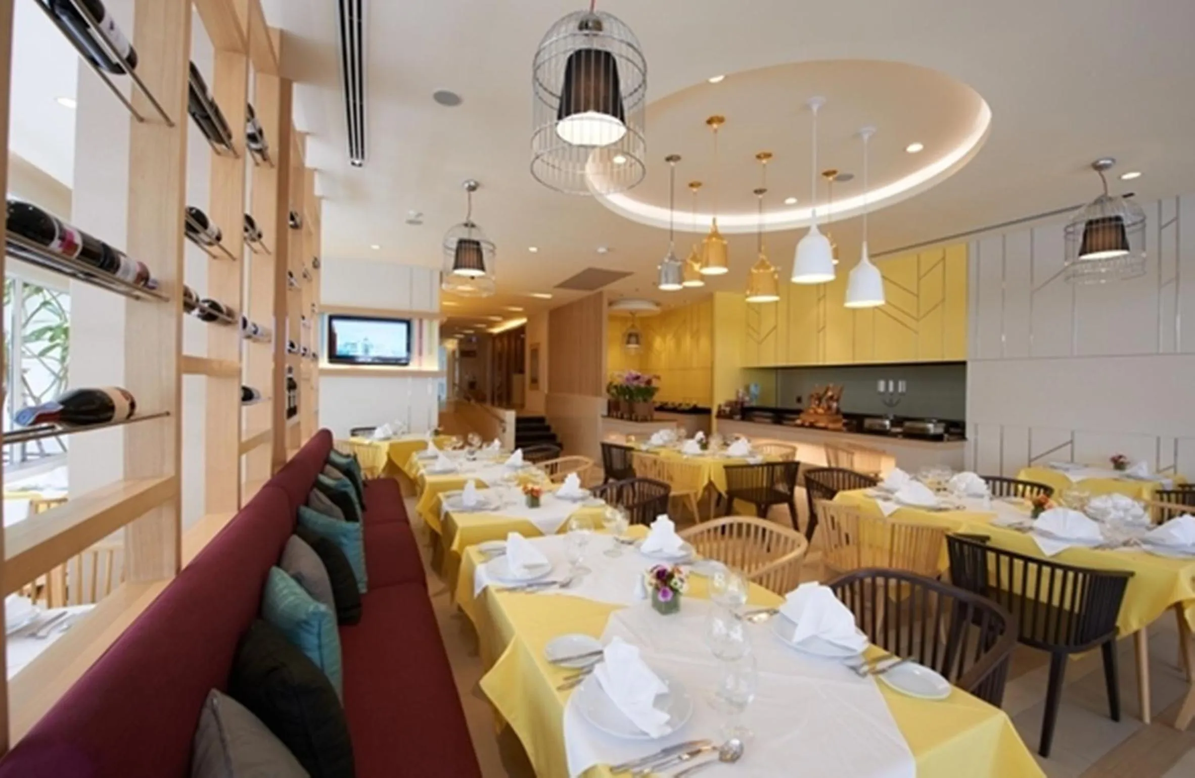 Restaurant/places to eat in Pattaya Sea View Hotel - SHA Extra Plus