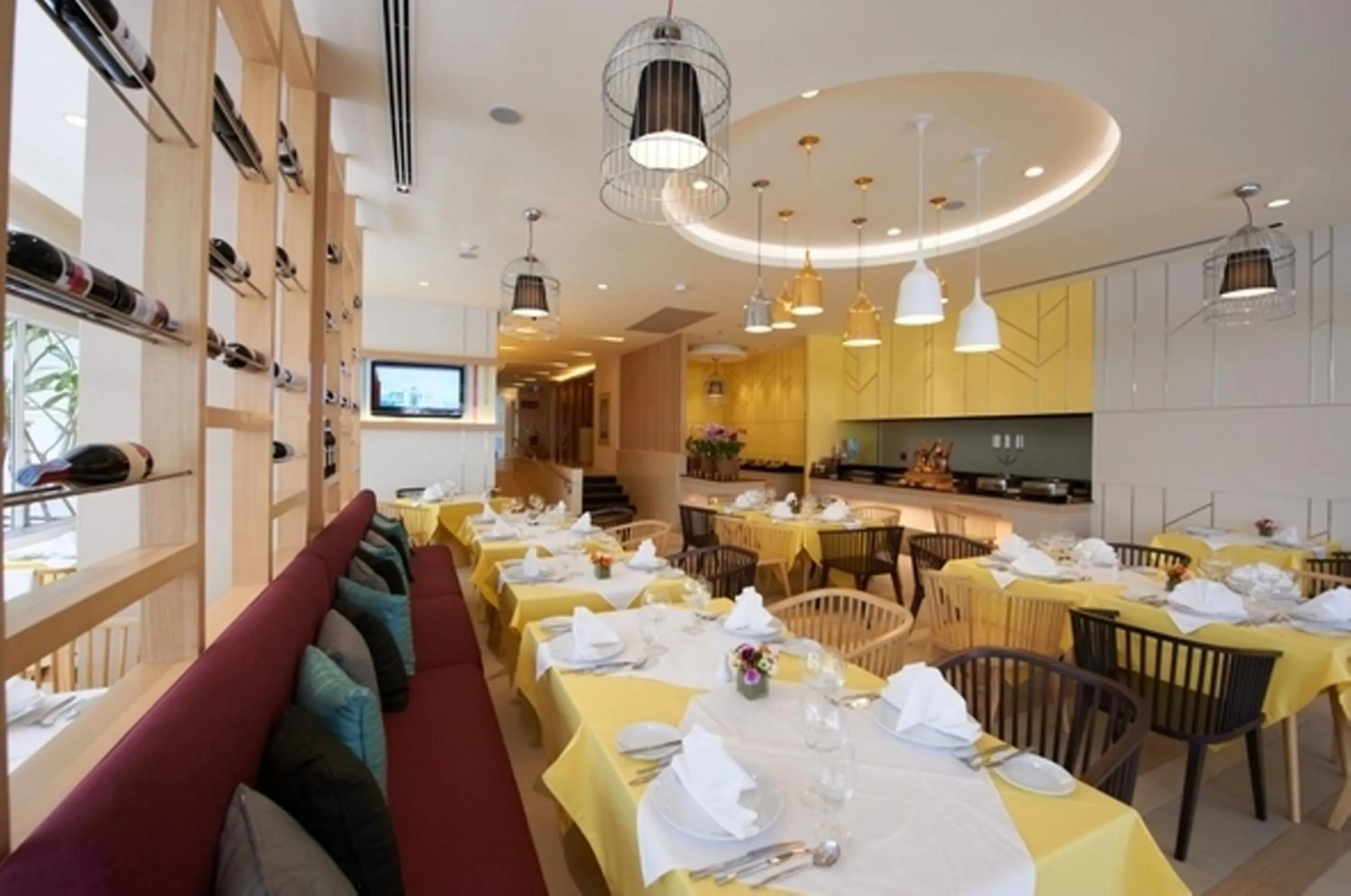 Restaurant/places to eat in Pattaya Sea View Hotel - SHA Extra Plus