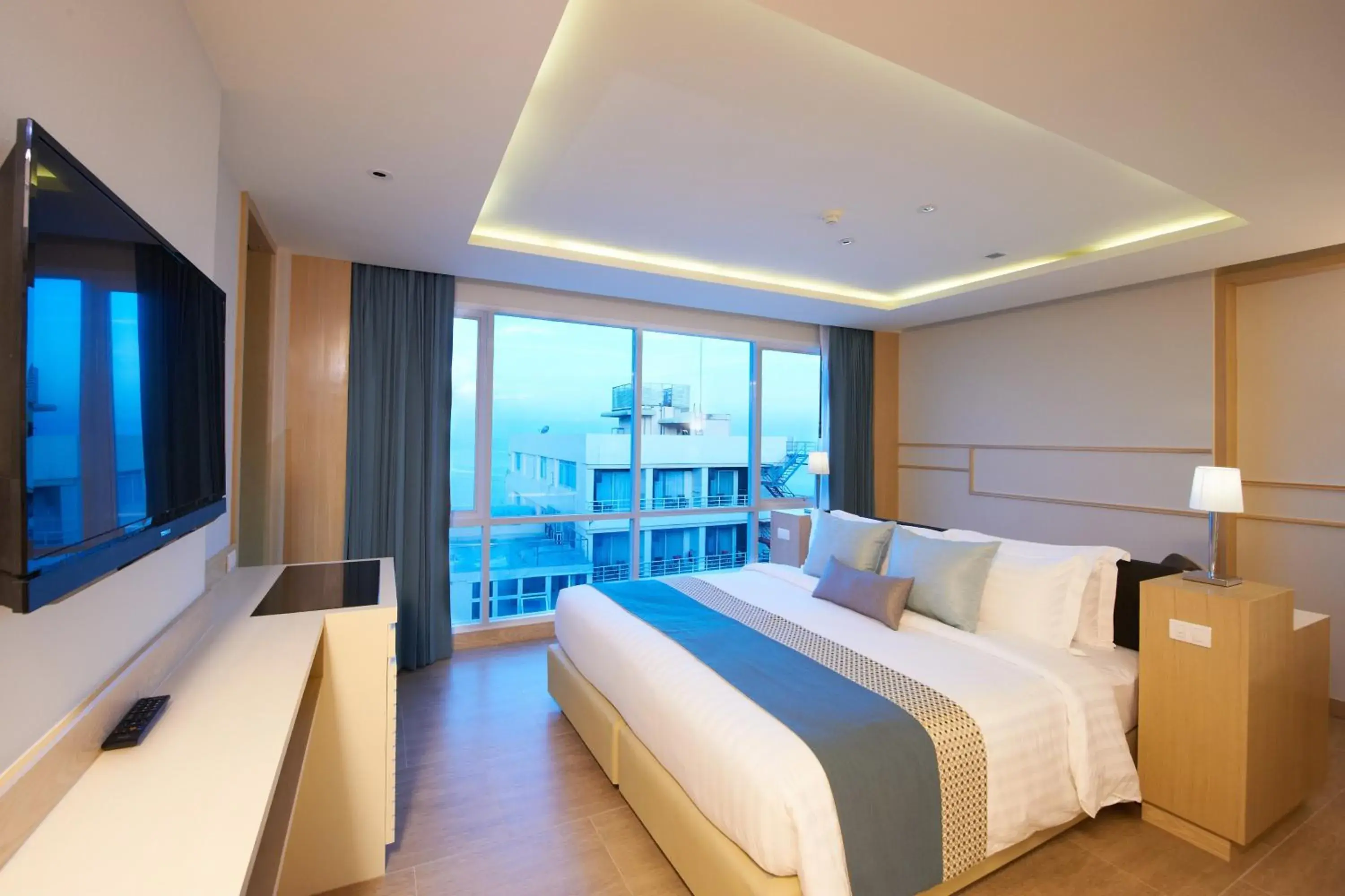 Bed in Pattaya Sea View Hotel - SHA Extra Plus