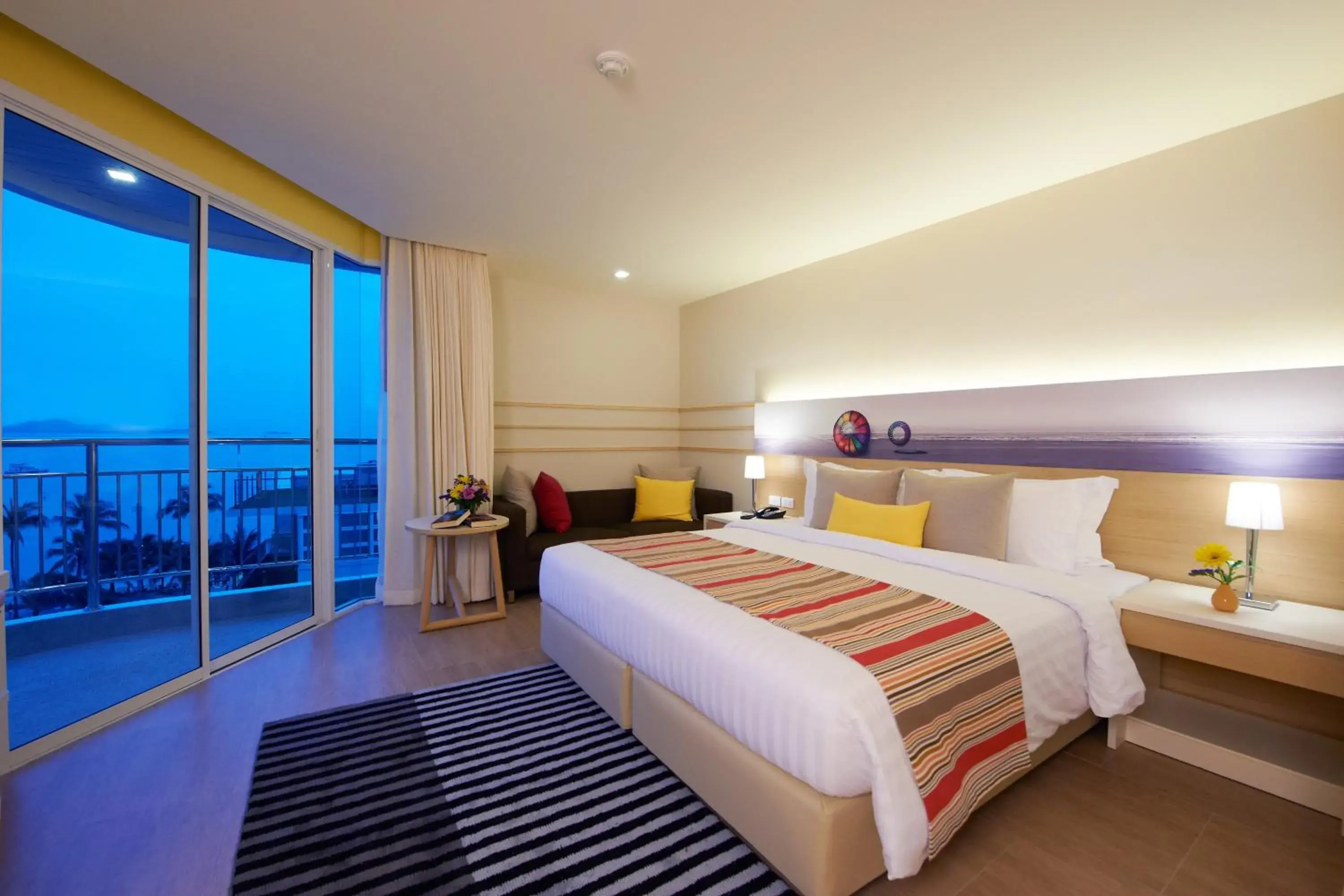 Bed in Pattaya Sea View Hotel - SHA Extra Plus