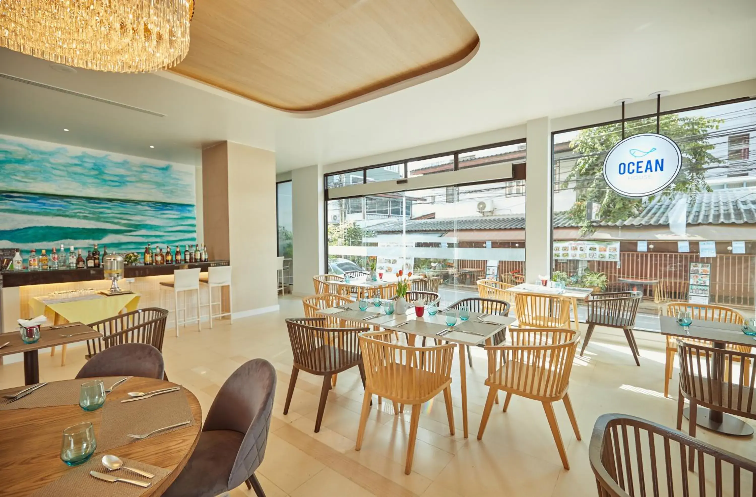 Restaurant/Places to Eat in Pattaya Sea View Hotel - SHA Extra Plus