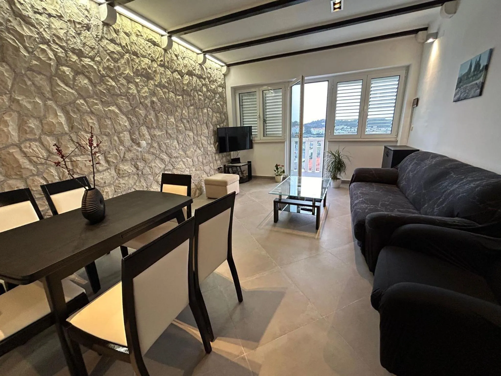 Living room in Perina Apartment - free parking
