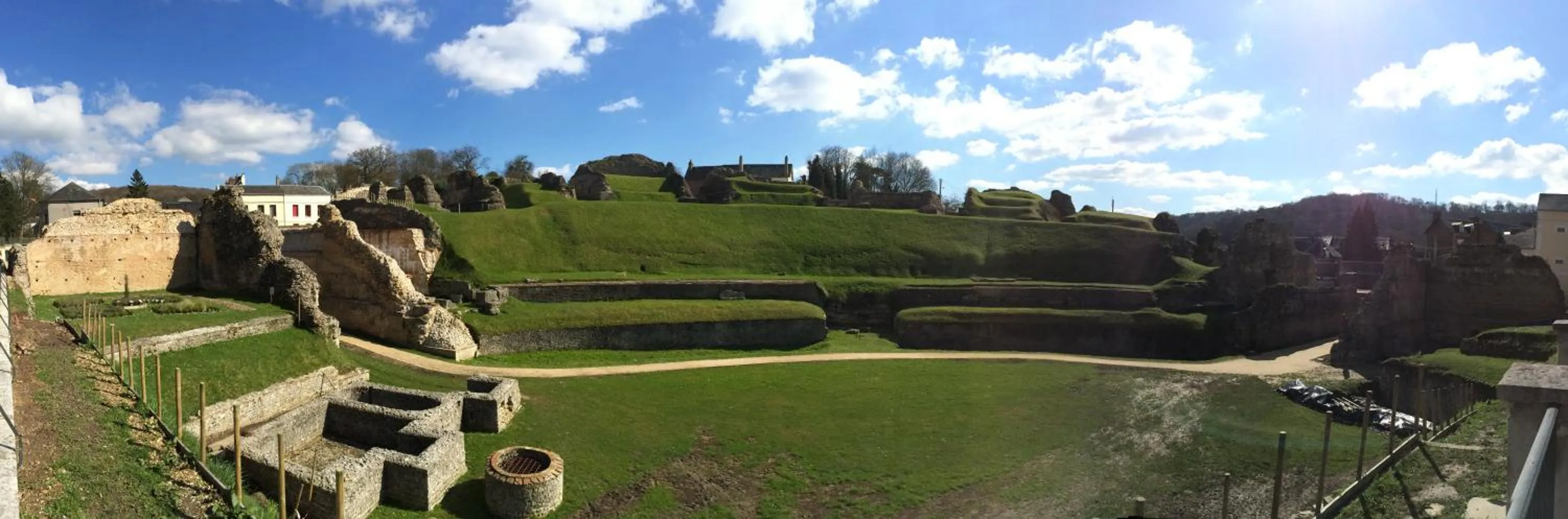 Nearby landmark in Hôtel de France