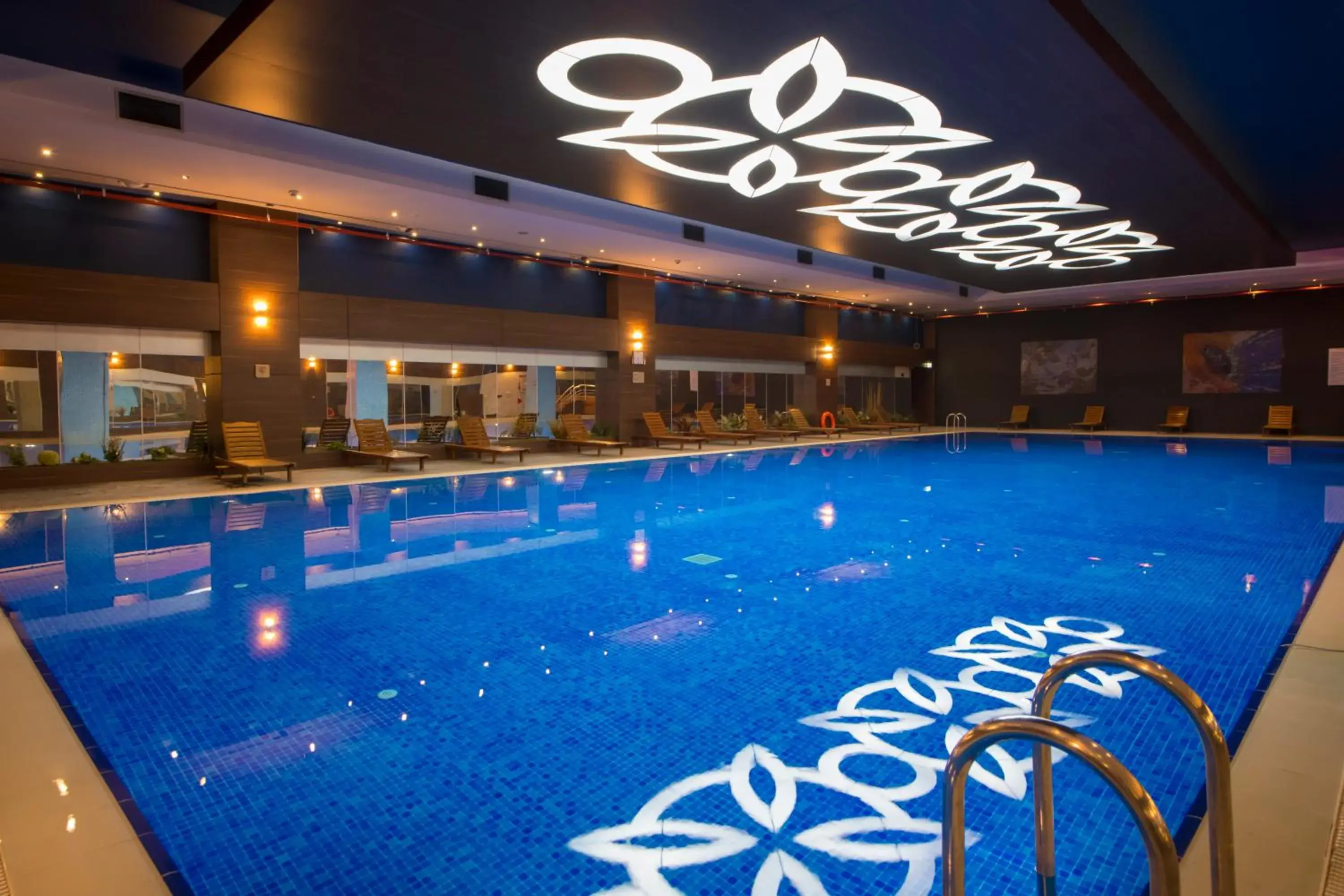 Pool view in Crowne Plaza Kayseri by IHG Pool view in Crowne Plaza Kayseri by IHG