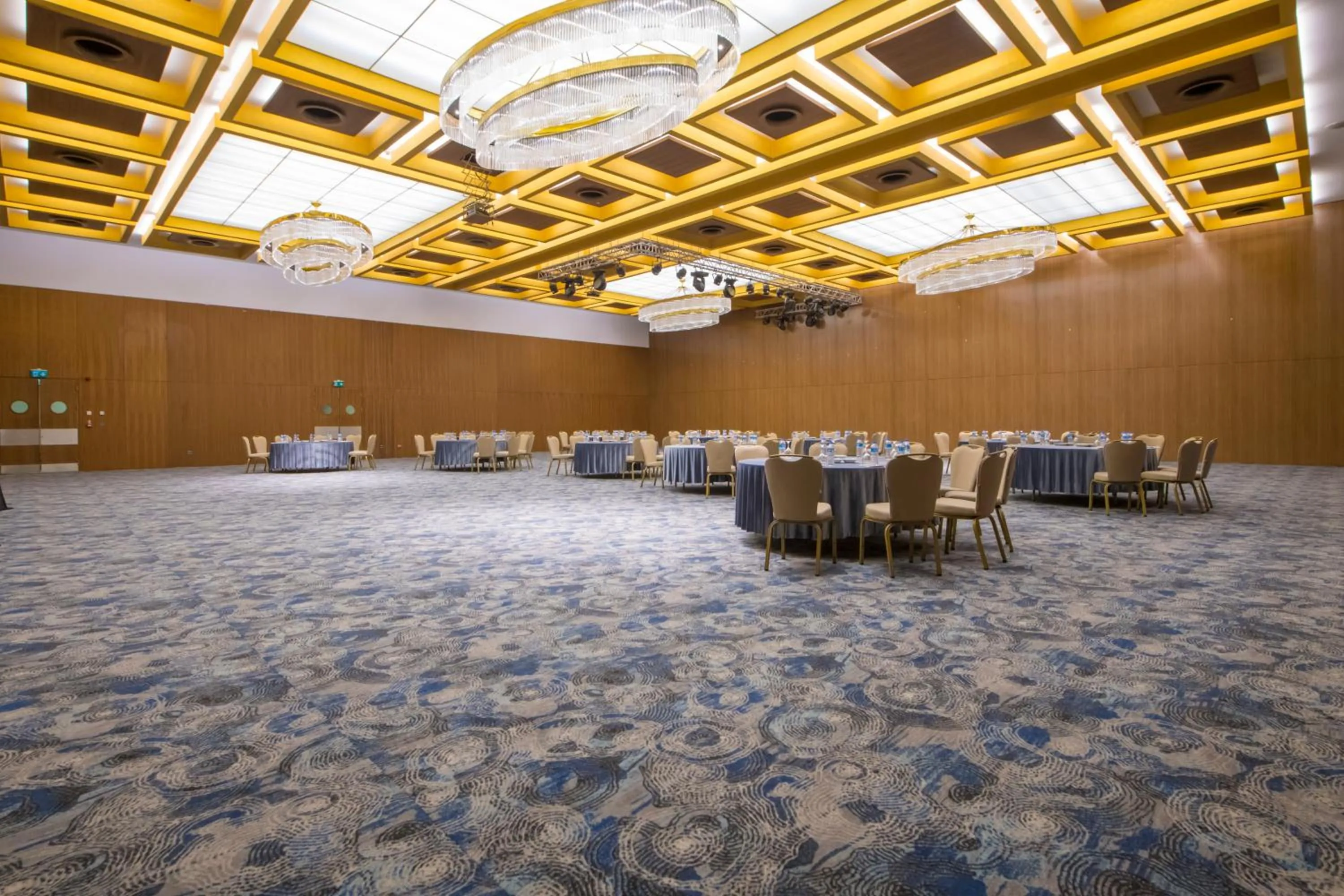 Meeting/conference room in Crowne Plaza Kayseri by IHG