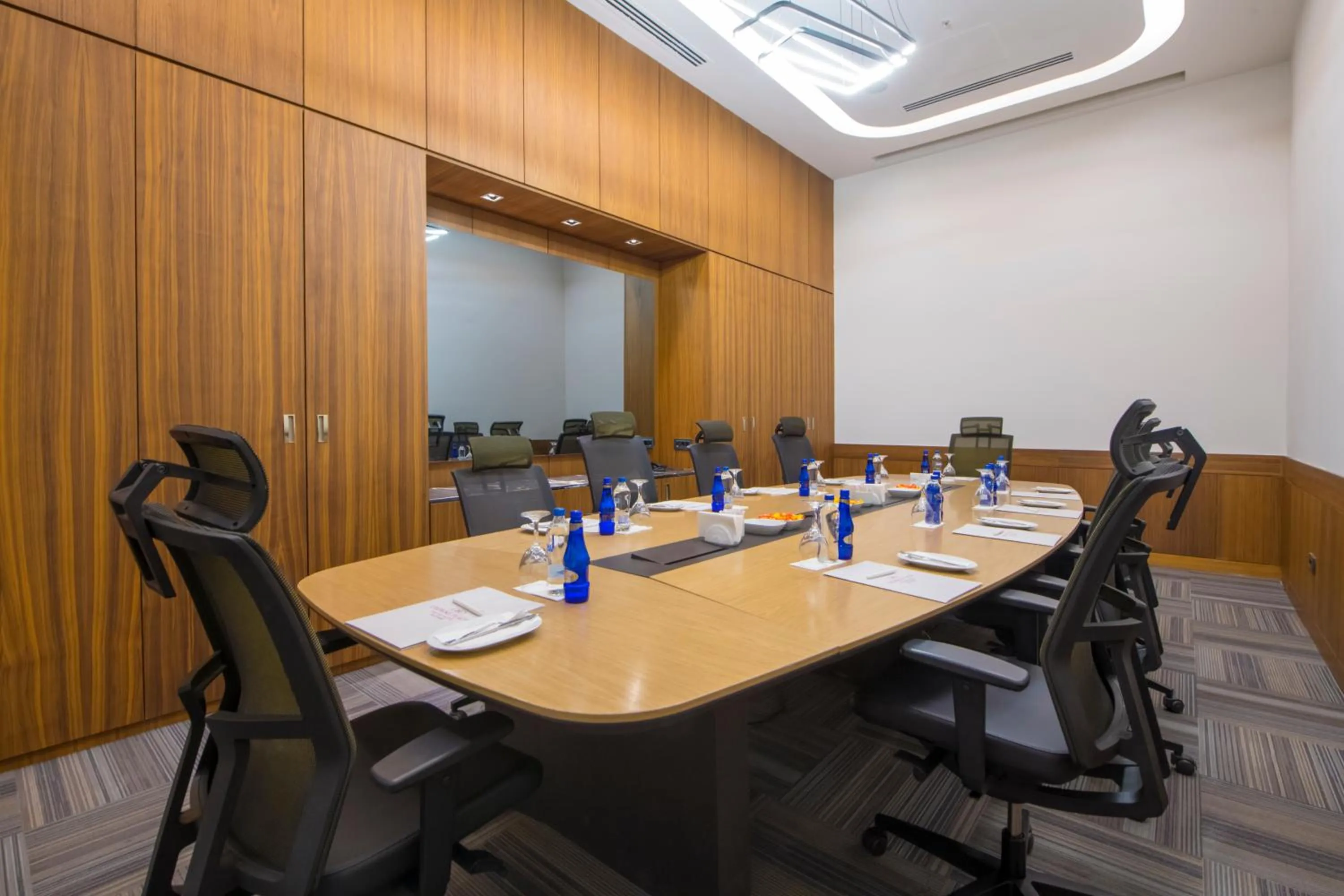 Meeting/conference room in Crowne Plaza Kayseri by IHG