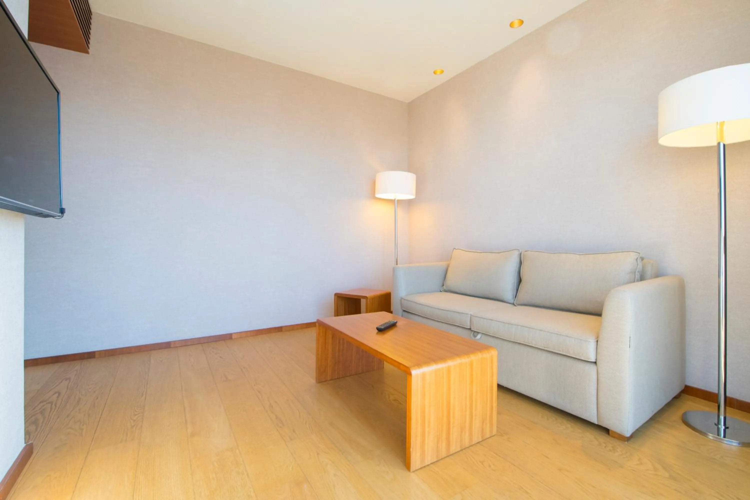 Living room in Crowne Plaza Kayseri by IHG