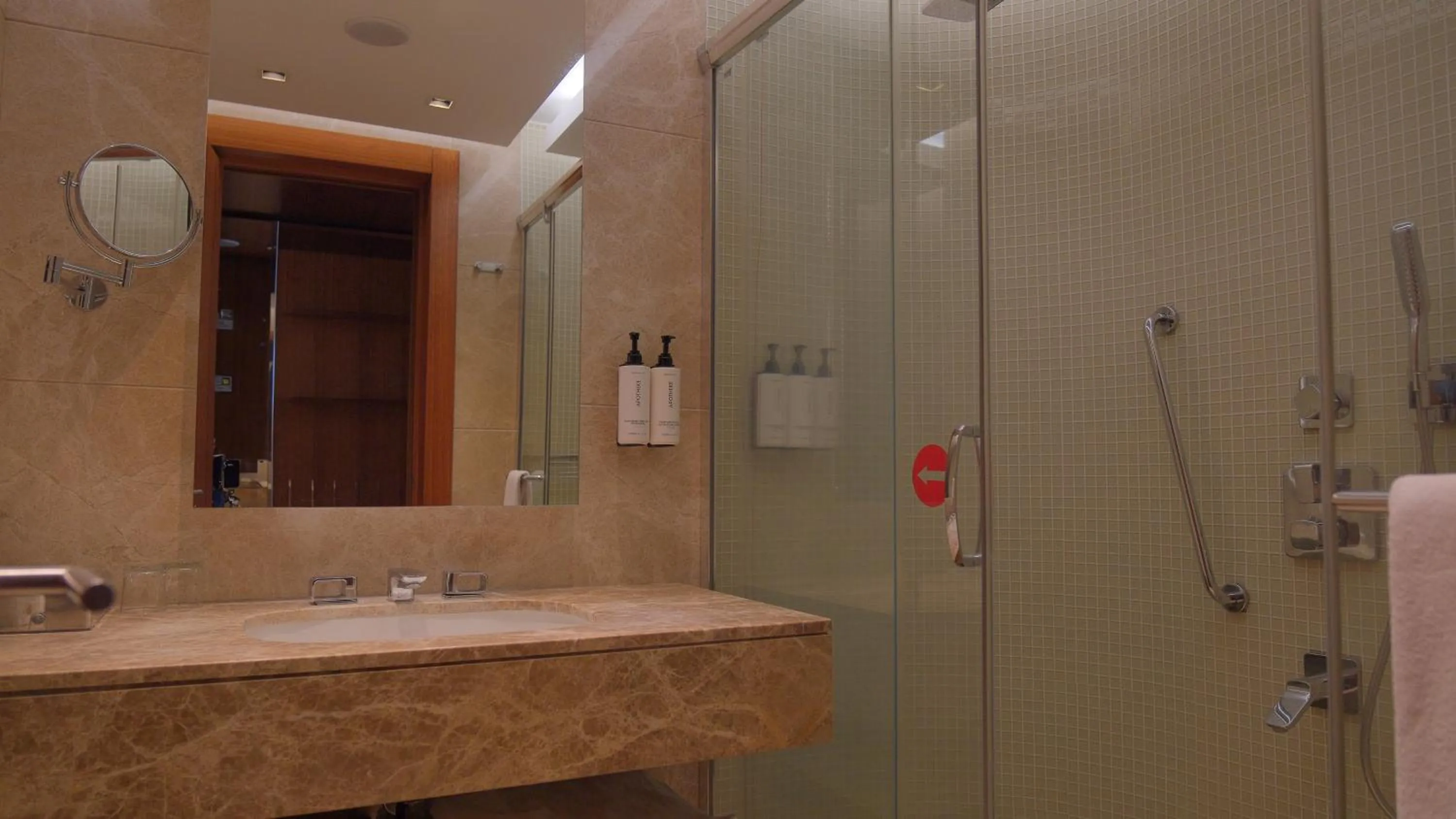 Photo of the whole room in Crowne Plaza Kayseri by IHG