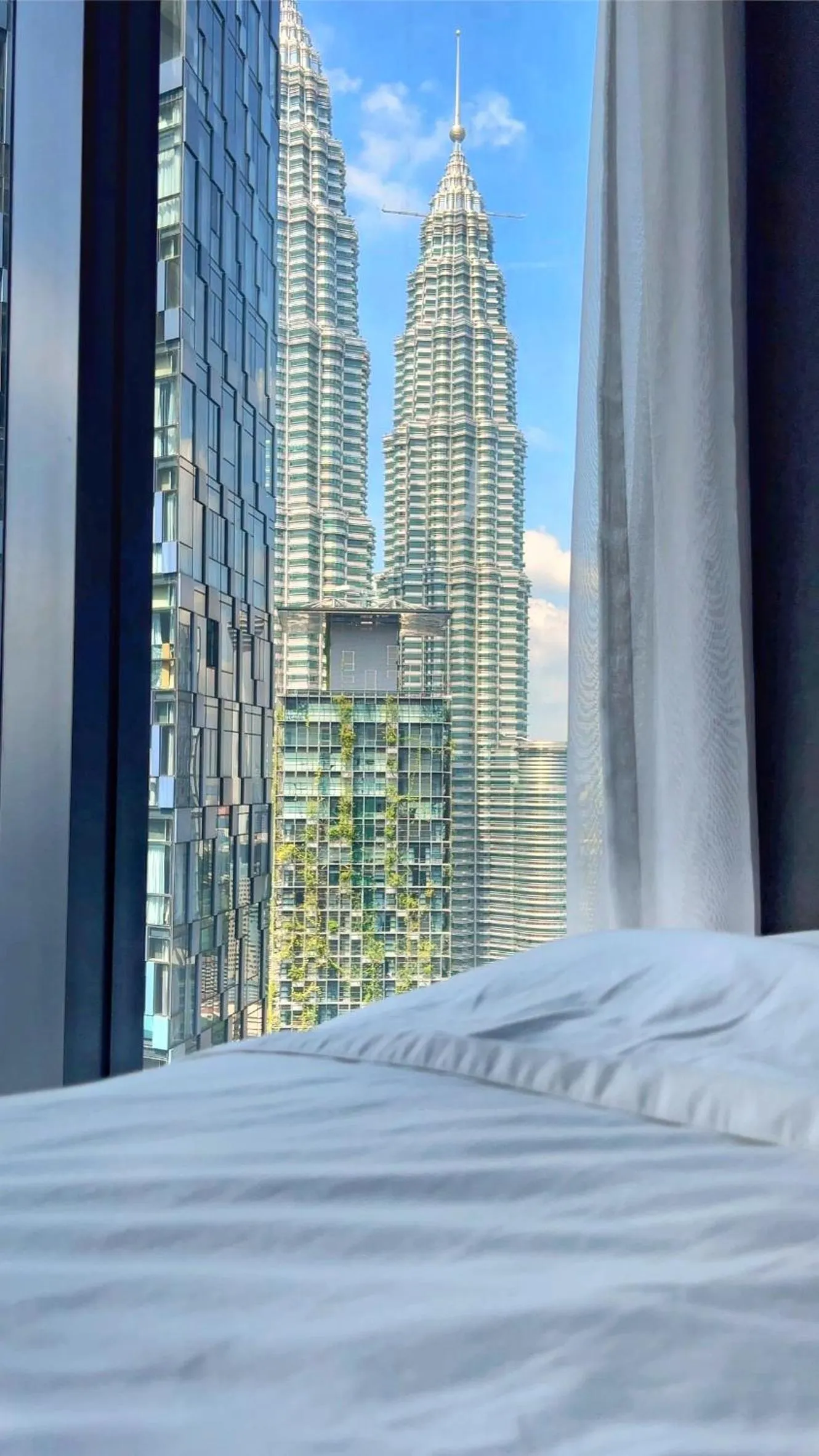 Bed in Like Home Star KLCC