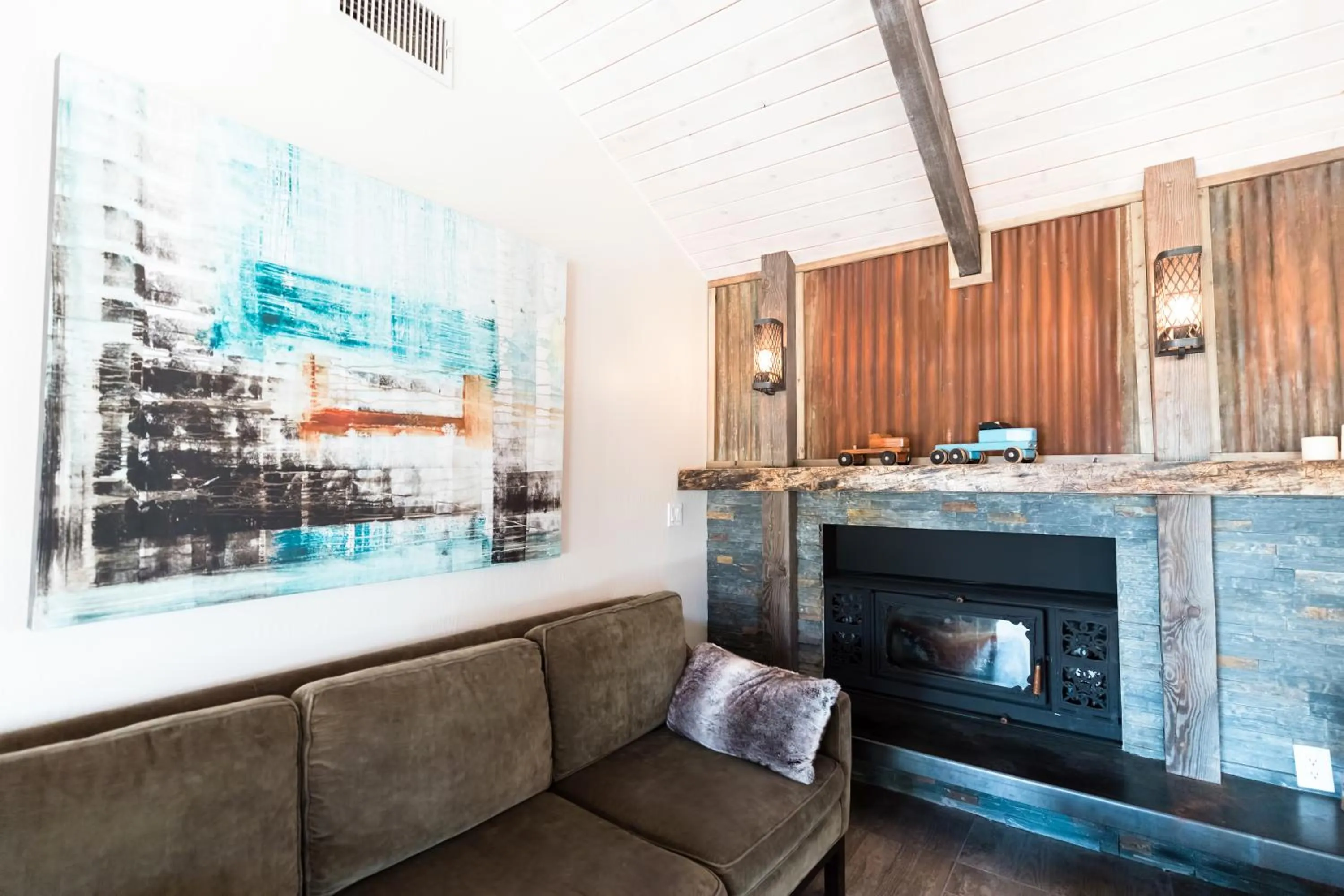 Moon Ranch - a gateway to Yosemite