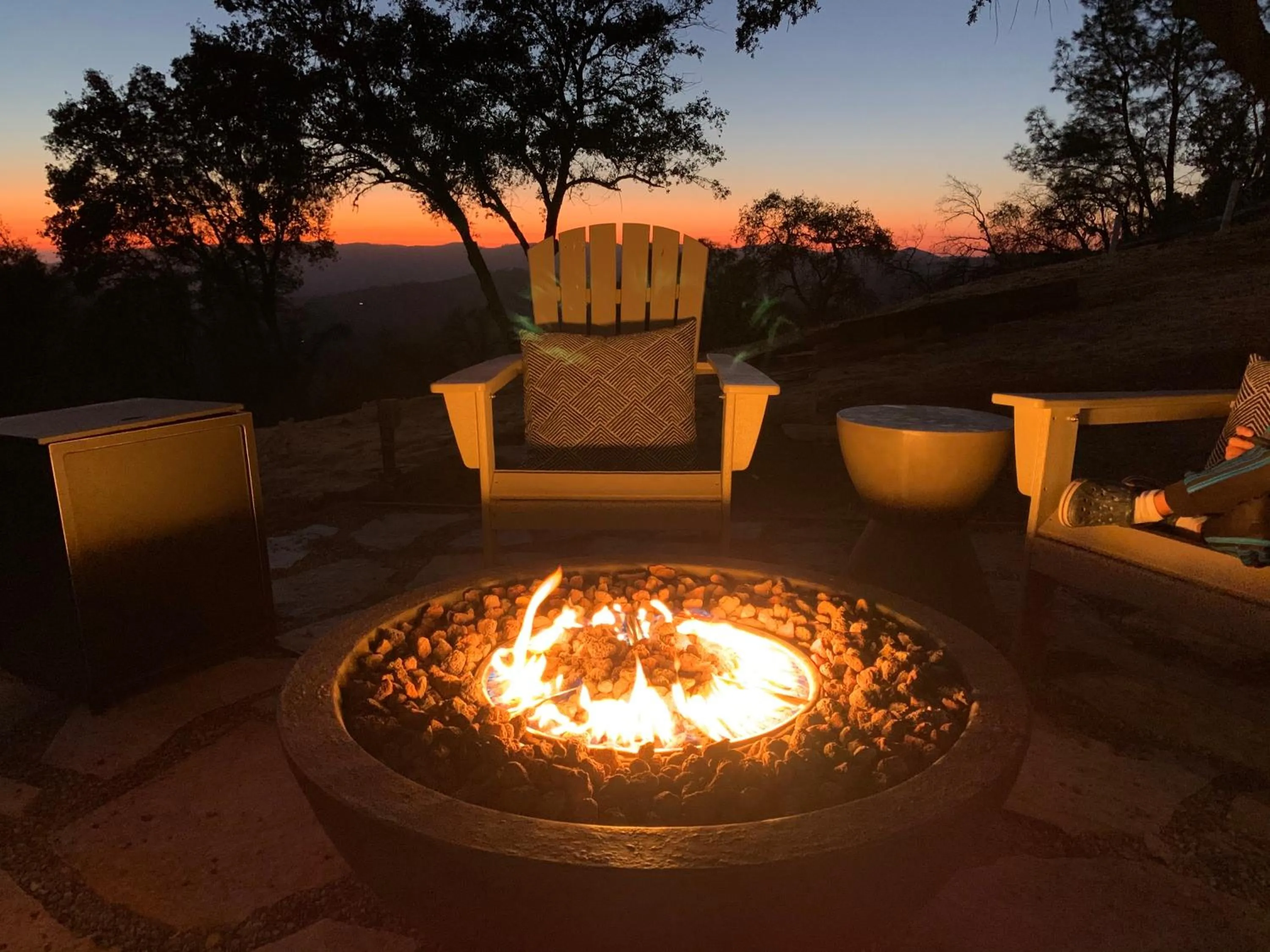 Seating area in Moon Ranch - a gateway to Yosemite