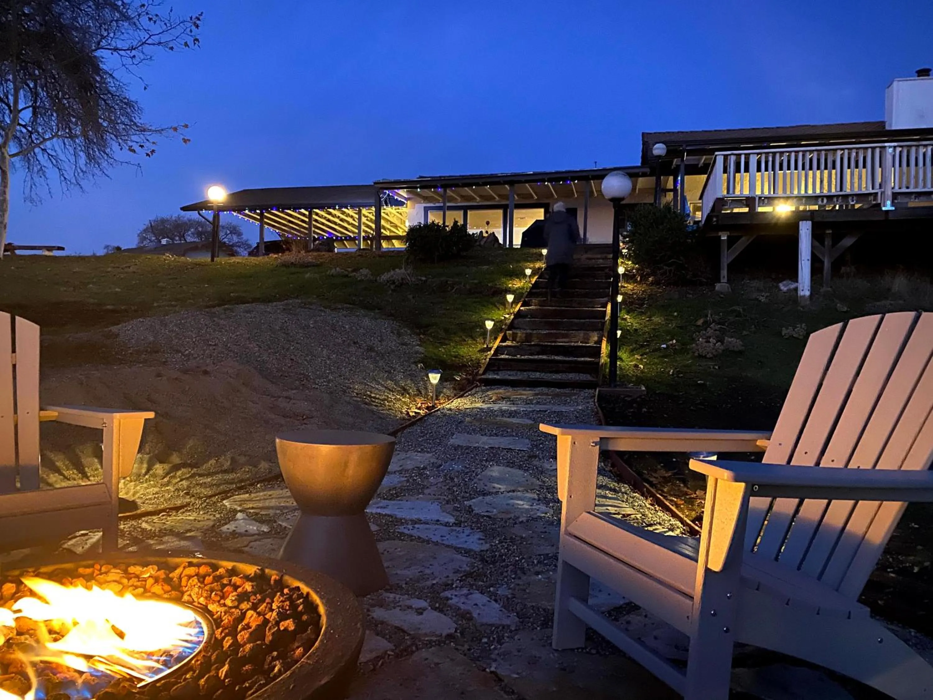 Patio in Moon Ranch - a gateway to Yosemite