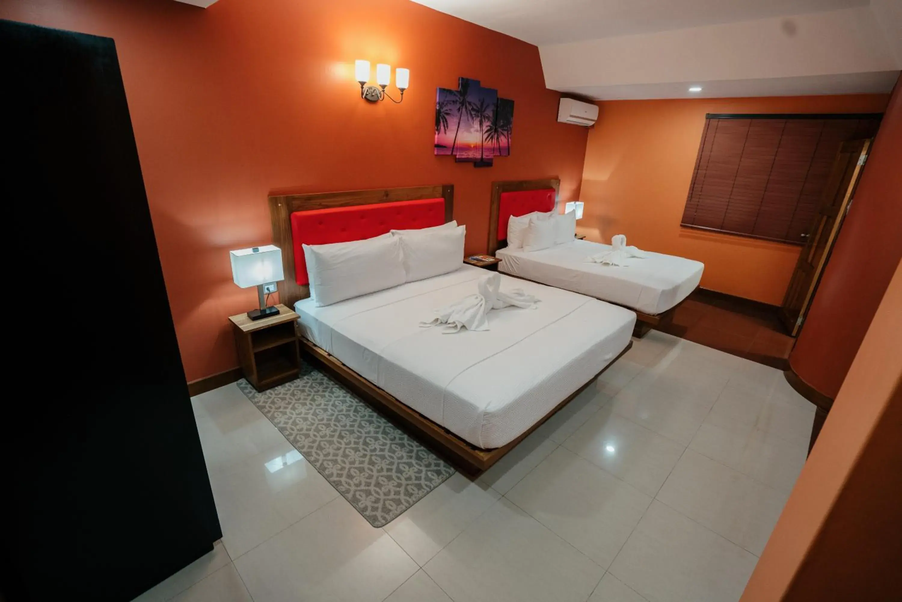 Deluxe Triple Room in Runway Hotel Deluxe Triple Room in Runway Hotel