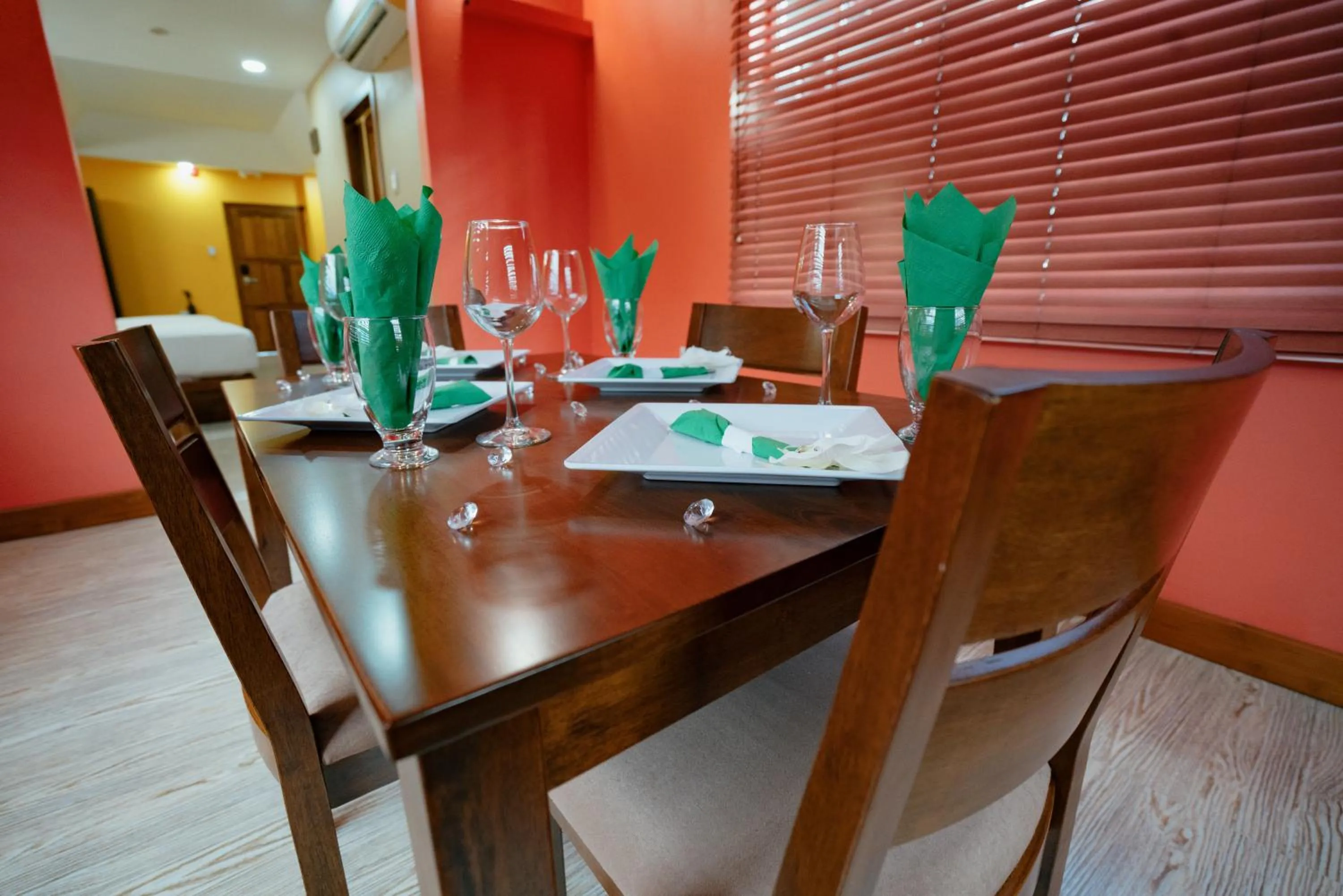 Food and drinks in Runway Hotel