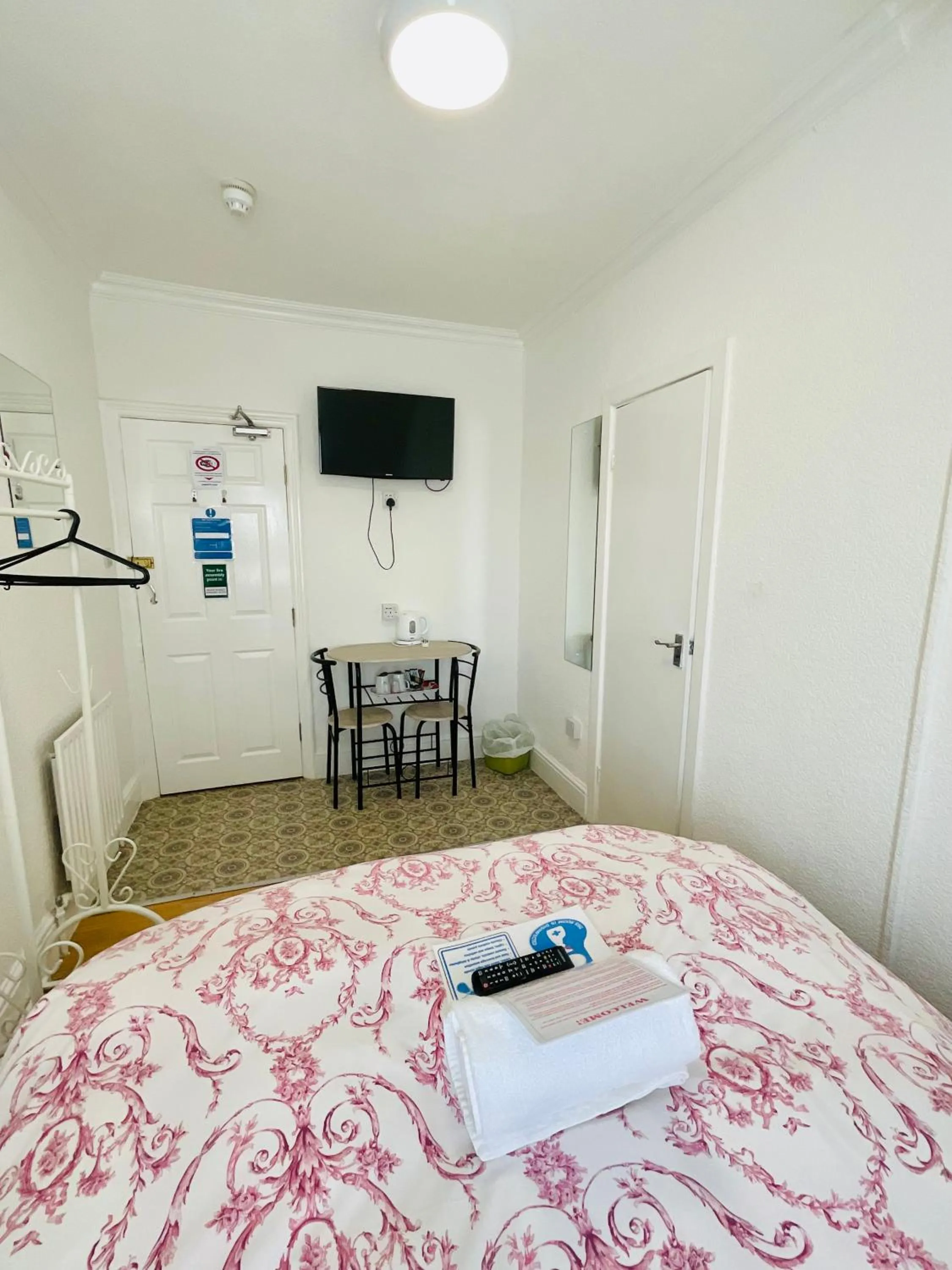 Bedroom, Bed in Granville Hotel