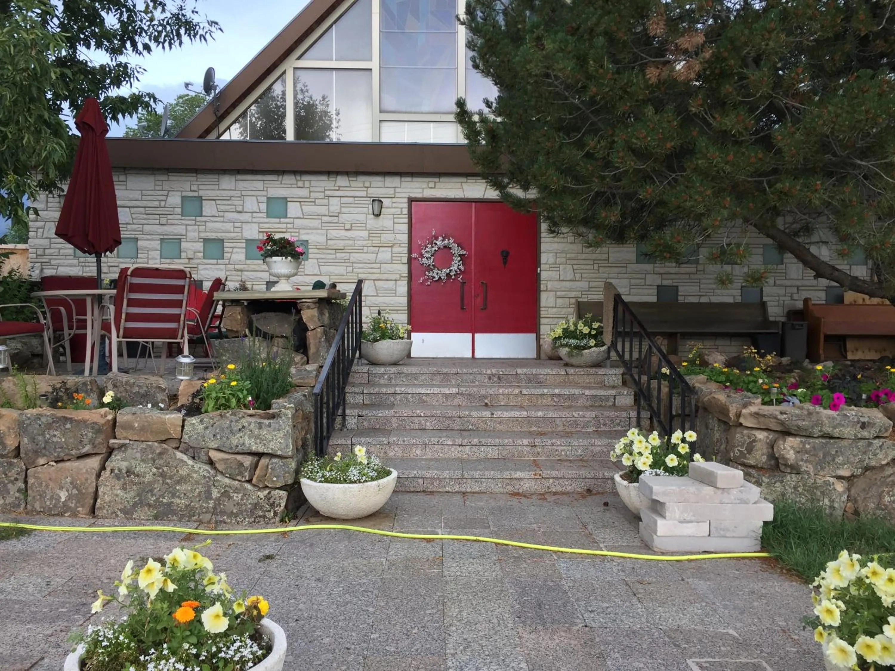 Facade/entrance in The Old Church B&B