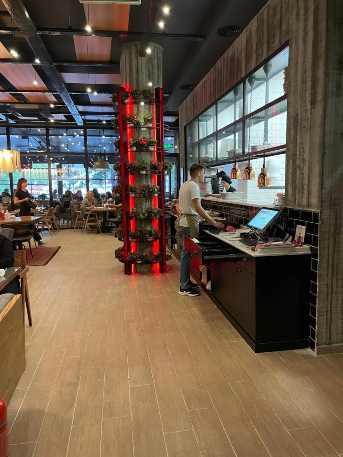 Restaurant/places to eat in Yeşilyurt Park Otel