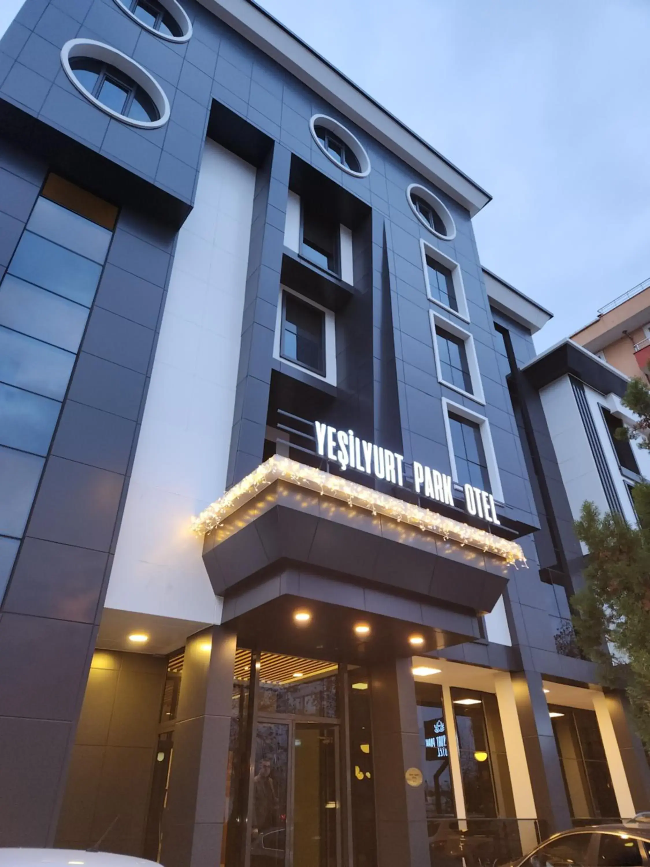 Property building in Yeşilyurt Park Otel Property building in Yeşilyurt Park Otel