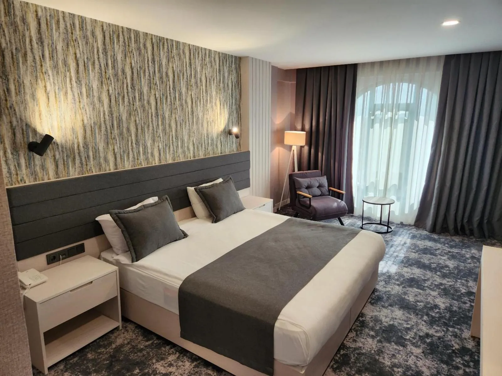 Photo of the whole room, Bed in Yeşilyurt Park Otel