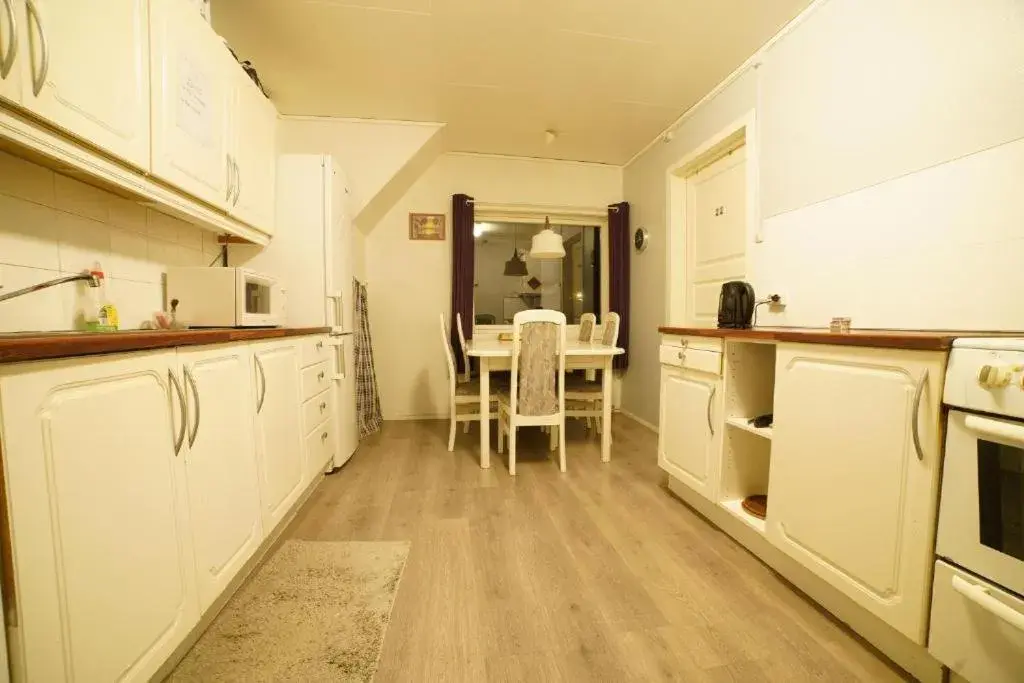 Economy Single Room in Hage Rooms Economy Single Room in Hage Rooms