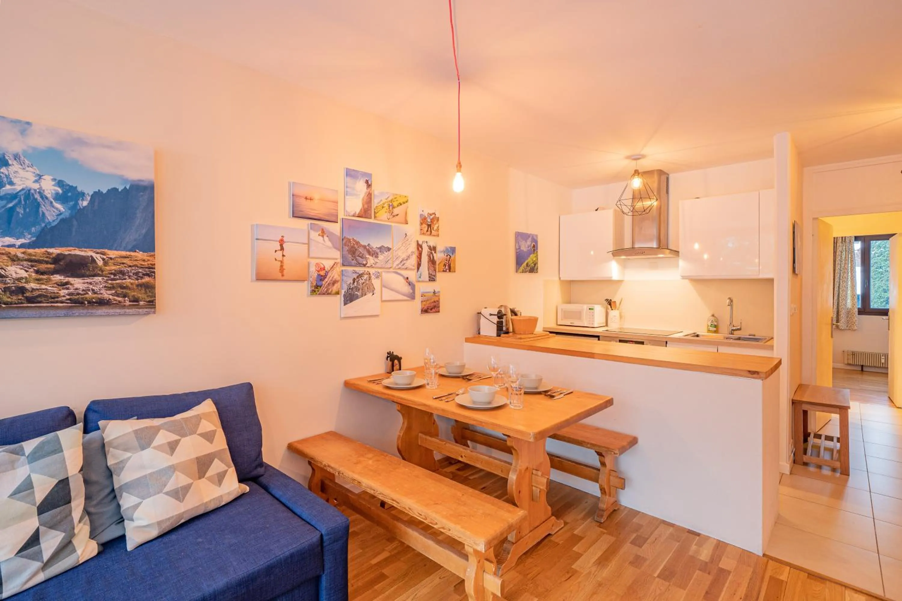 Kitchen or kitchenette in Apartment Arve - Chamonix Peaks Retreat