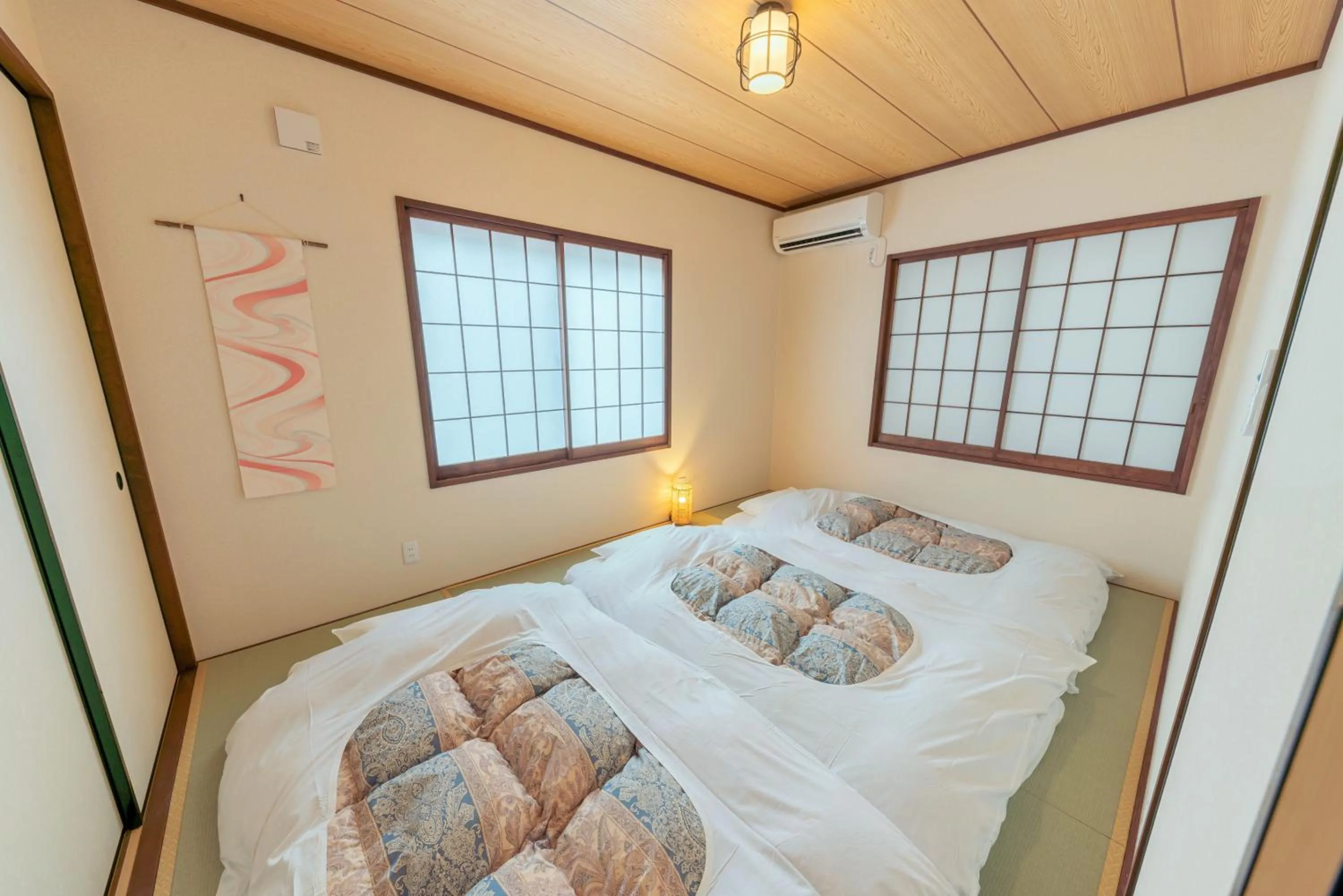 Bedroom, Bed in YADOYA Hakuteian