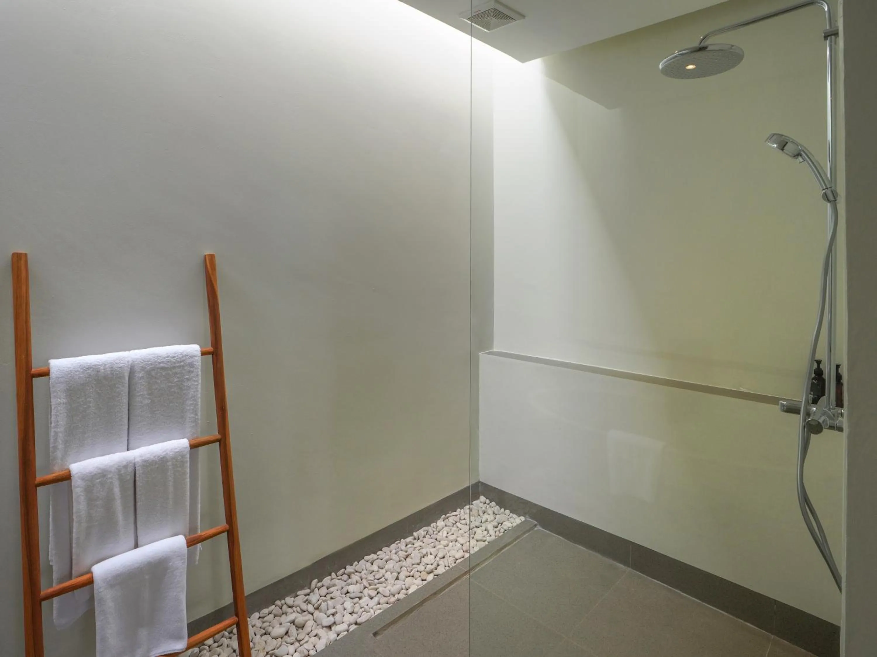 Shower in The Garcia Ubud Hotel & Resort