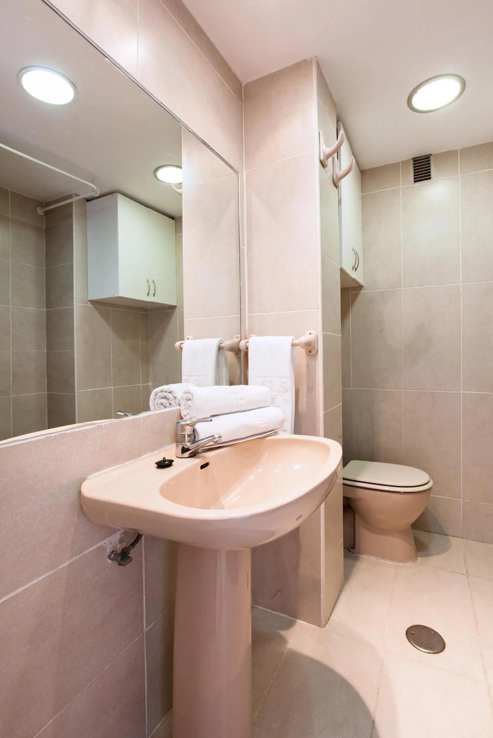 Bathroom in Apartamentos Buenos Aires By Mc