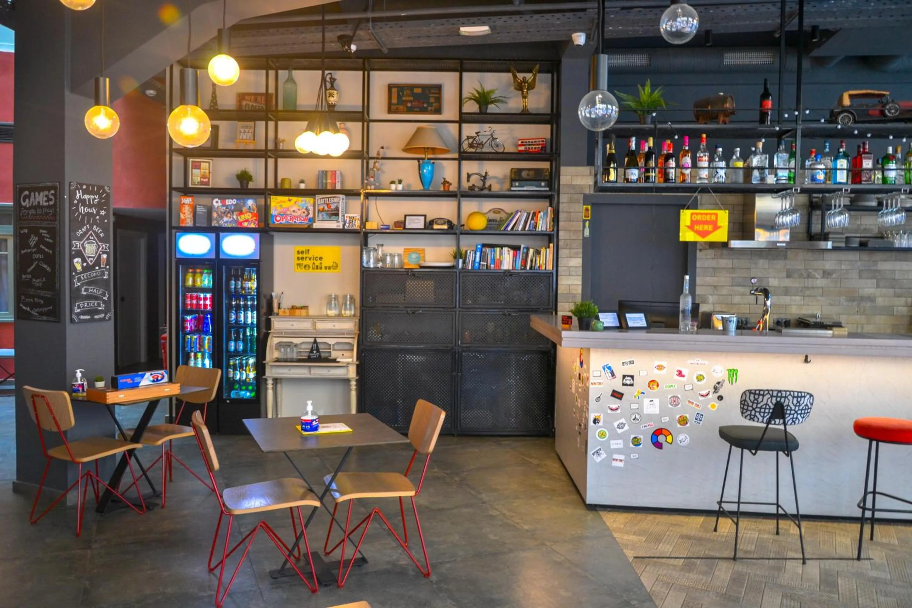 Lounge or bar in Athens Hub Hostel