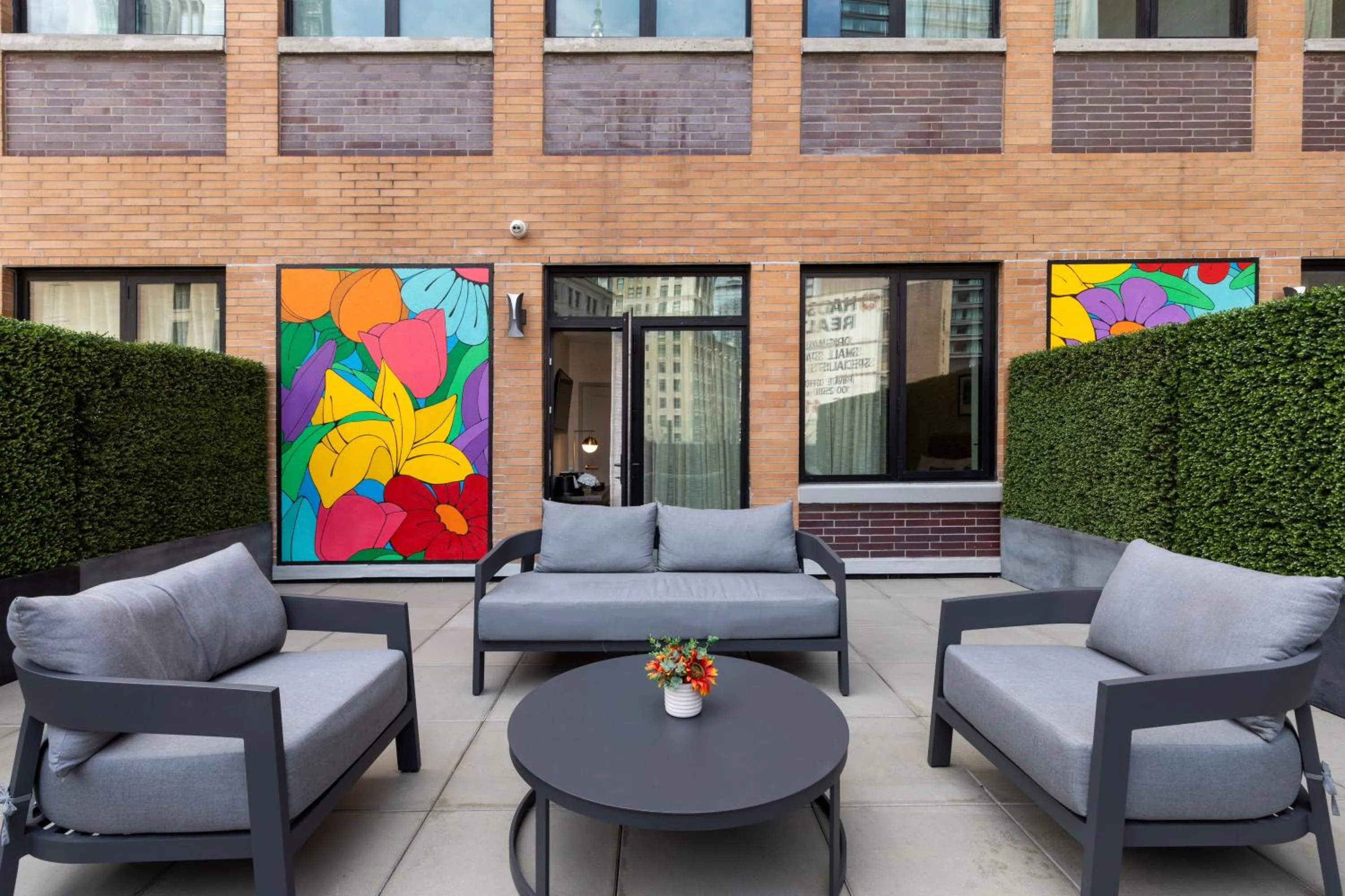 Balcony/Terrace in Broadway Plaza Hotel
