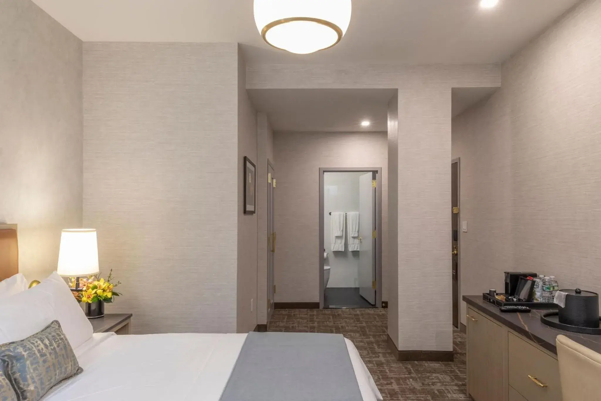 Bedroom, Bed in Broadway Plaza Hotel Bedroom, Bed in Broadway Plaza Hotel