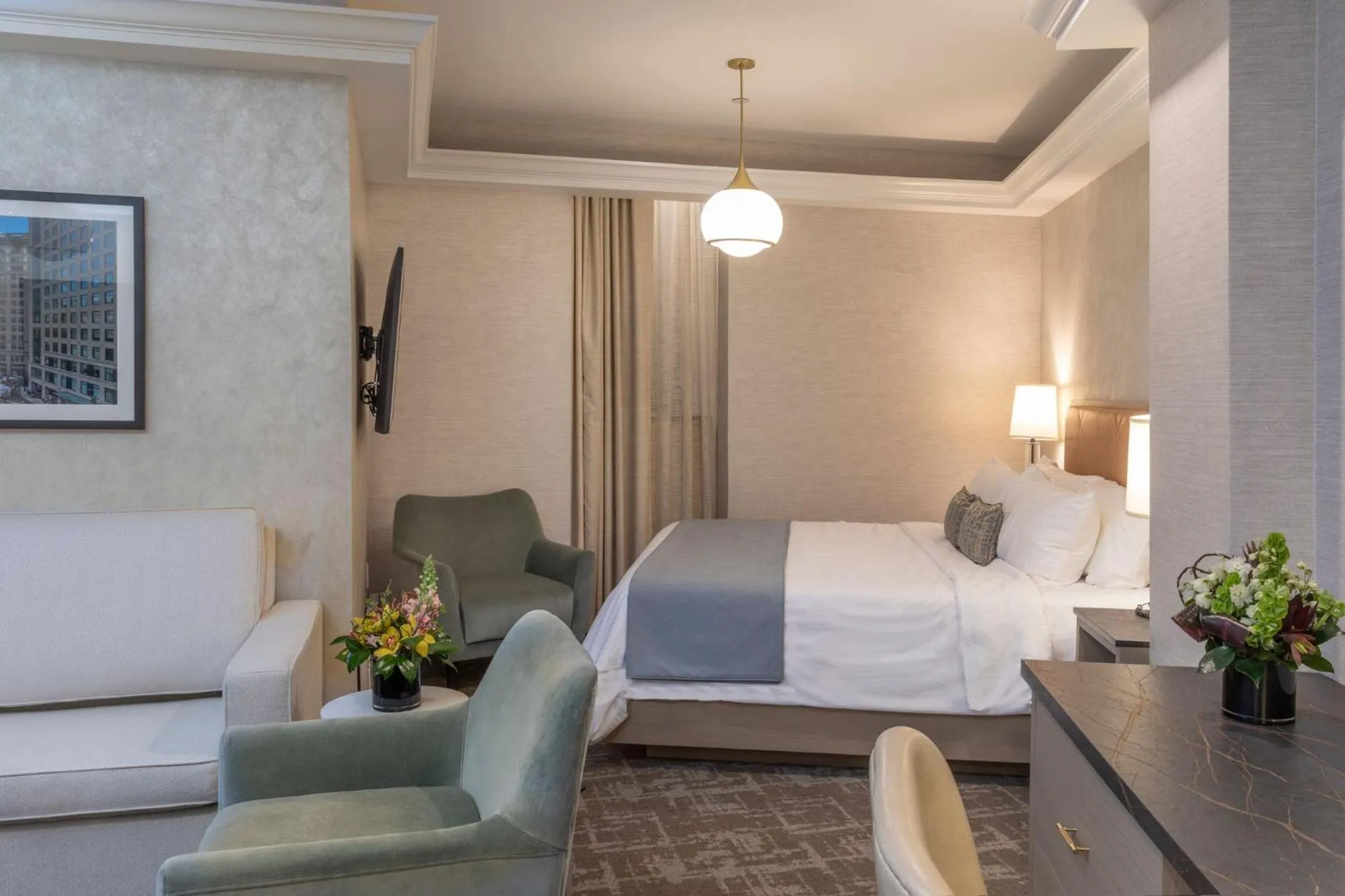 Bedroom, Bed in Broadway Plaza Hotel