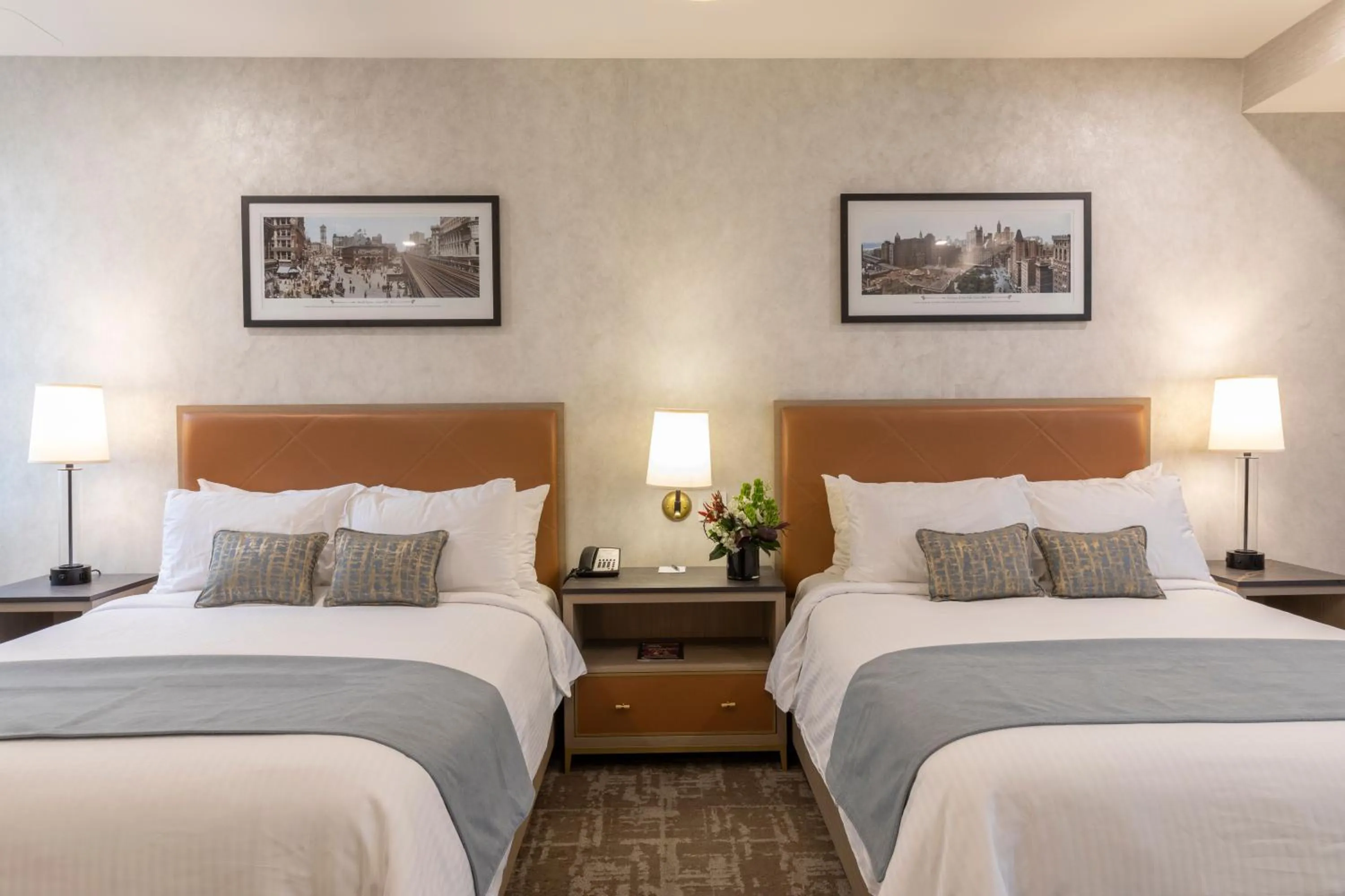 Bedroom, Bed in Broadway Plaza Hotel