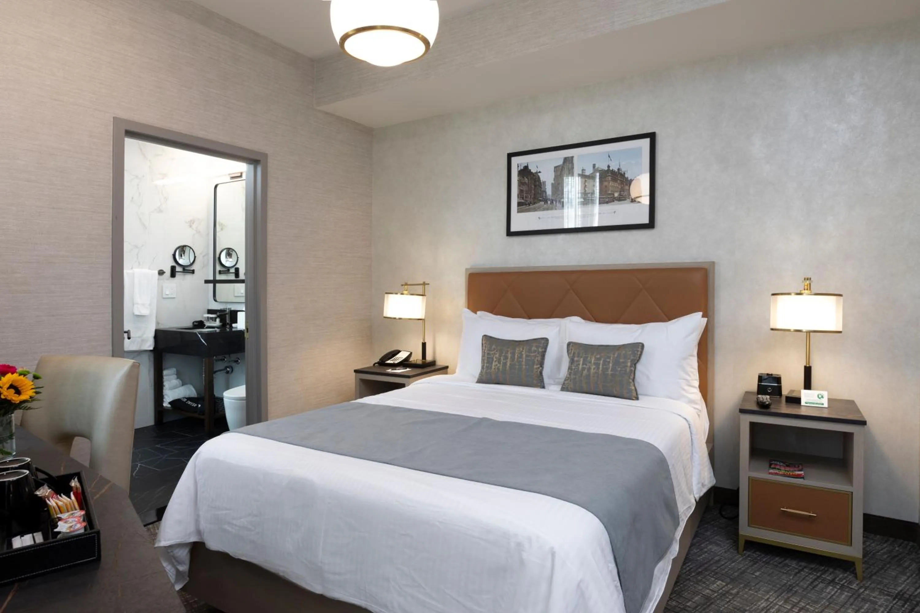 Bed in Broadway Plaza Hotel